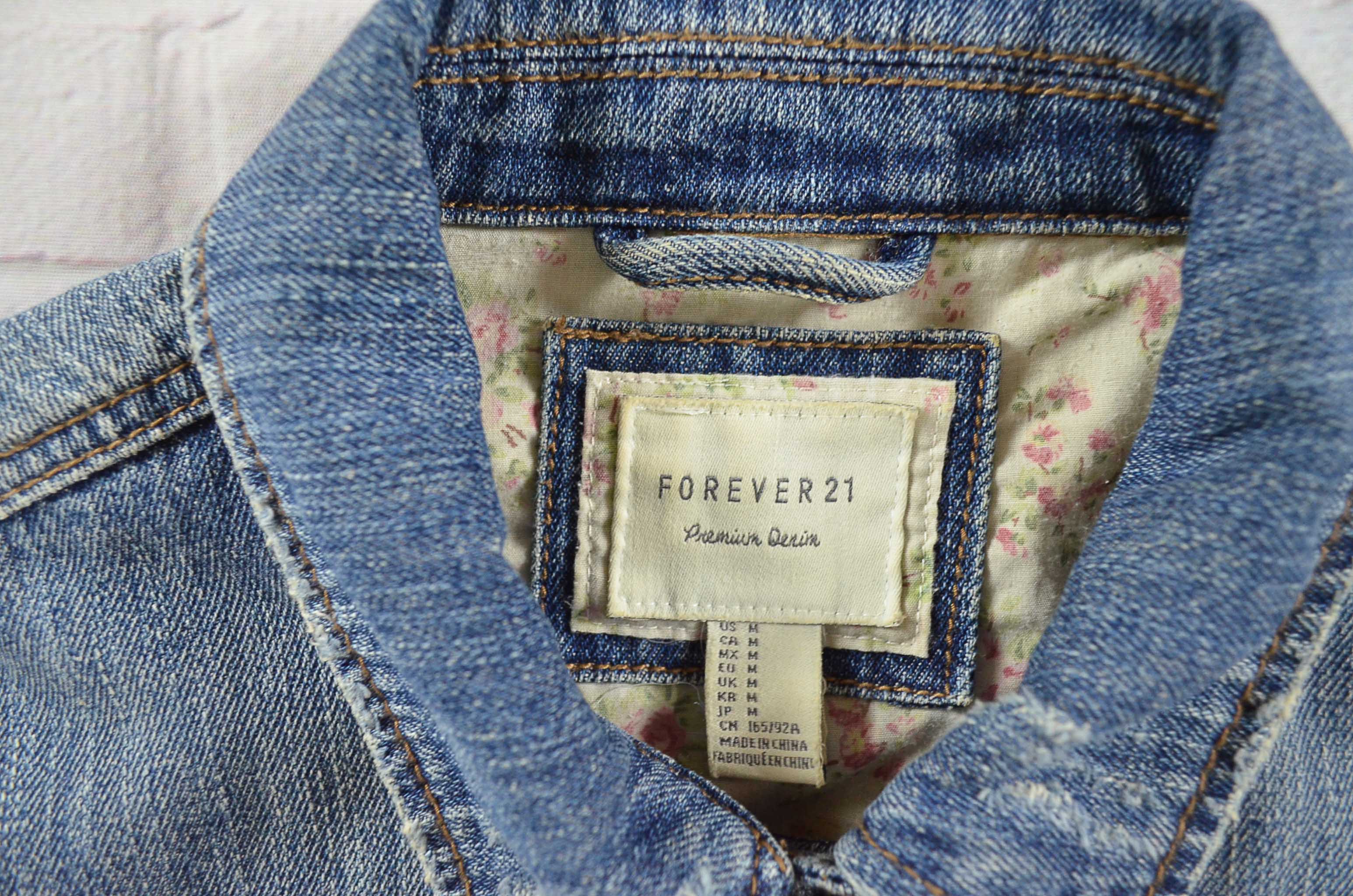 FOREVER 21 อกจริง37' (M) เสื้อแจ็คเก็ตยีนส์ เสื้อยีนส์แขนยาวหญิงชาย ผ้านุ่มใส่สบายใส่คลุมทรงสวย