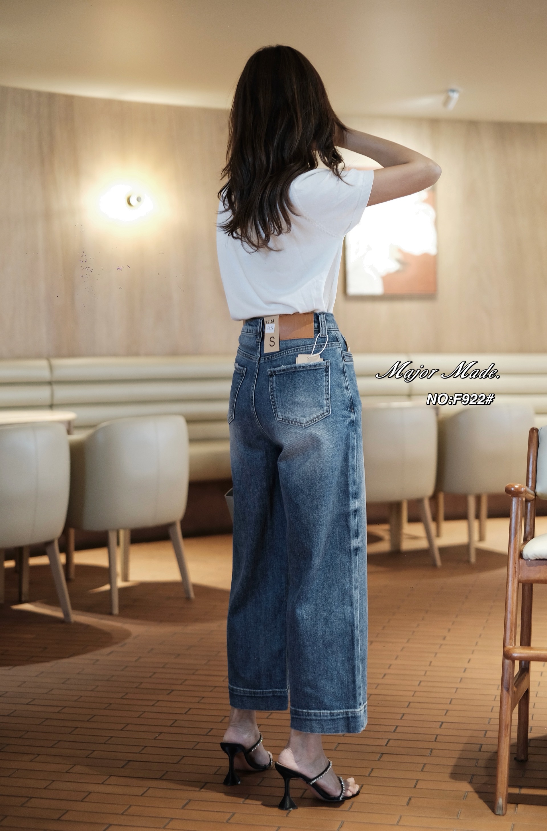 No. RGF922# S-XXL -กางเกงยีนส์ขา9ส่วน ทรงมาใหม่คะ ทรงนี้ปีนี้มาแรงมากค่ะ ทรงเรียบๆ ปลายขาเย็บ เอวสูง เนื้อผ้ายืดหยุ่นเก็บทรง ใส่ดูเพรียวมาก（ผ้ายืด) ใส่สบายมว๊าก สีคือสวยมากๆ ตัวนี้ใส่ได้ตลอด ควรมีติดตู้กันนะคะ มีแต่ปลื้มค่ะ