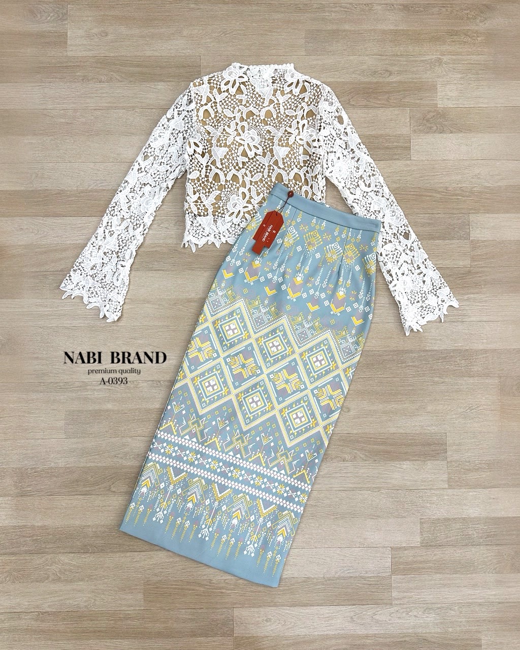 ชุดเซทชุดไทย คอลใหม่ อย่างหรูดูดี เสื้อลูกไม้แขนยาวสีขาวอย่างดี และกระโปรงผ้าพิมพ์ลายยอย่างสวย แบบผ่าหลังเล็กน้อย ดีไซส์เก๋ มีซับในและฟองน้ำอย่างดี งานซิบหลัง งานคุณภาพ คัดสรรมาให้ช้อปปิ้งแล้วนะคะ🥰 #NABIBRAND #งานป้ายnabi #ชุดเซท #ชุดไทย #ชุดไปงาน