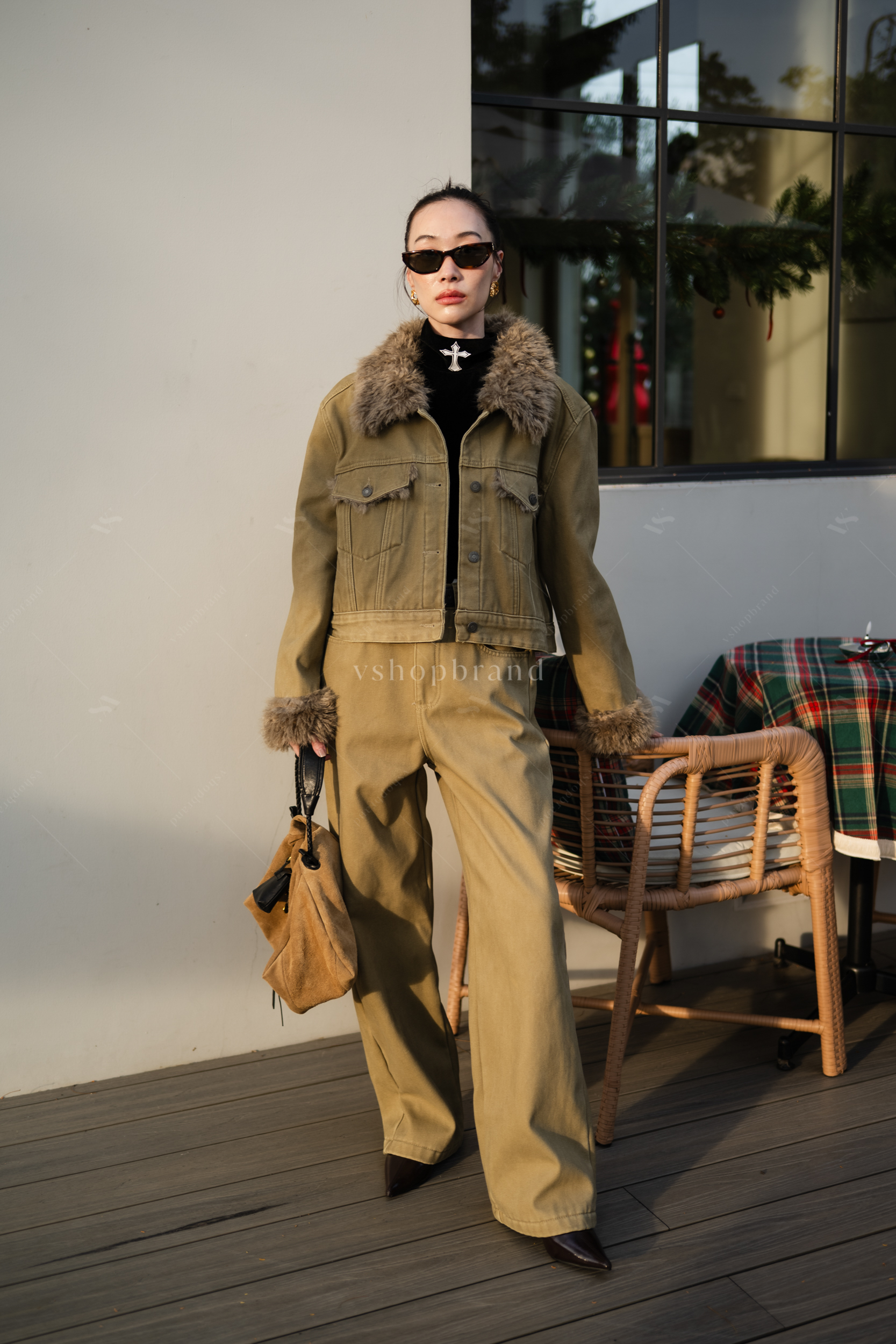 Set เสื้อยีนส์แขนยาวกระเป๋าอกคู่ปกเฟอร์ + กางเกงขายาว