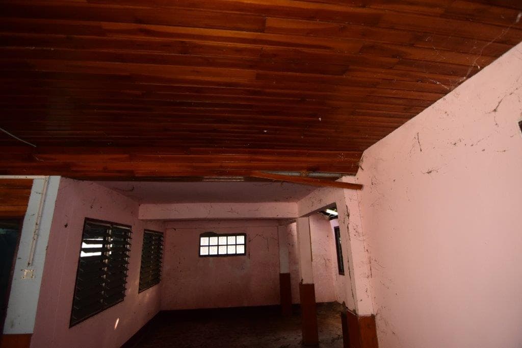 ด่วนขายบ้านพร้อมที่ดิน 1 ไร่ราคาถูกที่สุดพร้อมเข้าอยู่ใกล้ถนนใหญ่ 350 เมตร ใกล้ธนาคารออมสินเด่นชัย 528 เมตร