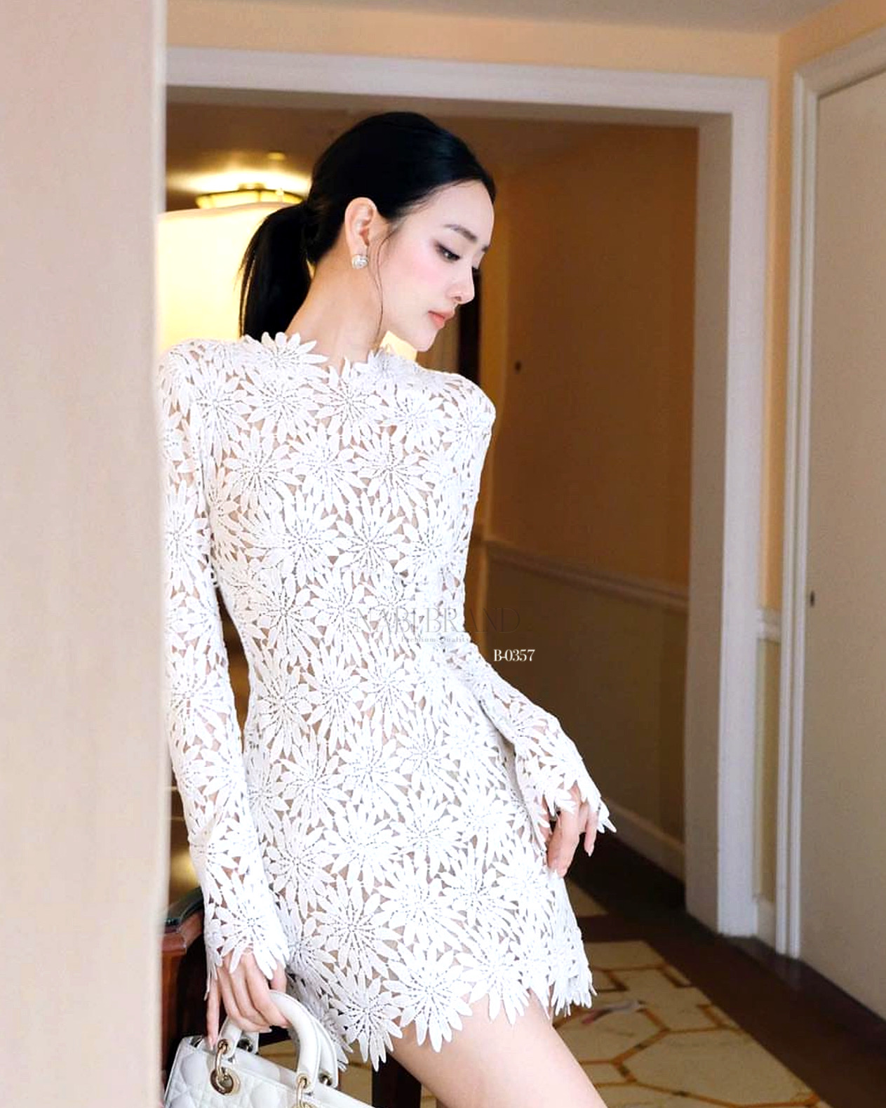 มินิเดรสลูกไม้แขนยาวสีขาว🤍สวยสุดจึ้ง ผ้าลูกไม้คุณภาพดี งานมีซับในแบบผ้ายืดเข้ารูปตามตัว งานซิบหลัง ลัคชูสุดๆกับชุดนี้ พลาดไม่ได้เลยนะคะสาวๆ🤍 #NABIBRAND #งานป้ายnabi #นาบีแบรนด์ #ชุดเดรส #เสื้อผ้างานป้าย #แฟชั่น #ootd #เดรสลูกไม้สั้น #ชุดผ้