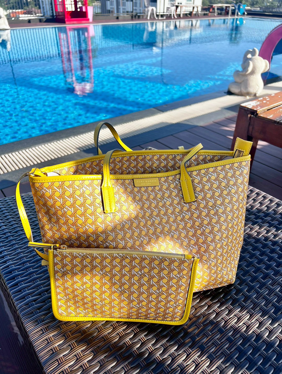 กระเป๋าสะพายไฮโซทรงโท้ทแบรนด์เนมทอรี่เบิร์ชเซตแม่ลูกหนังแท้สีเหลือง TORY BURCH EVER READY ZIP TOTE BAG
