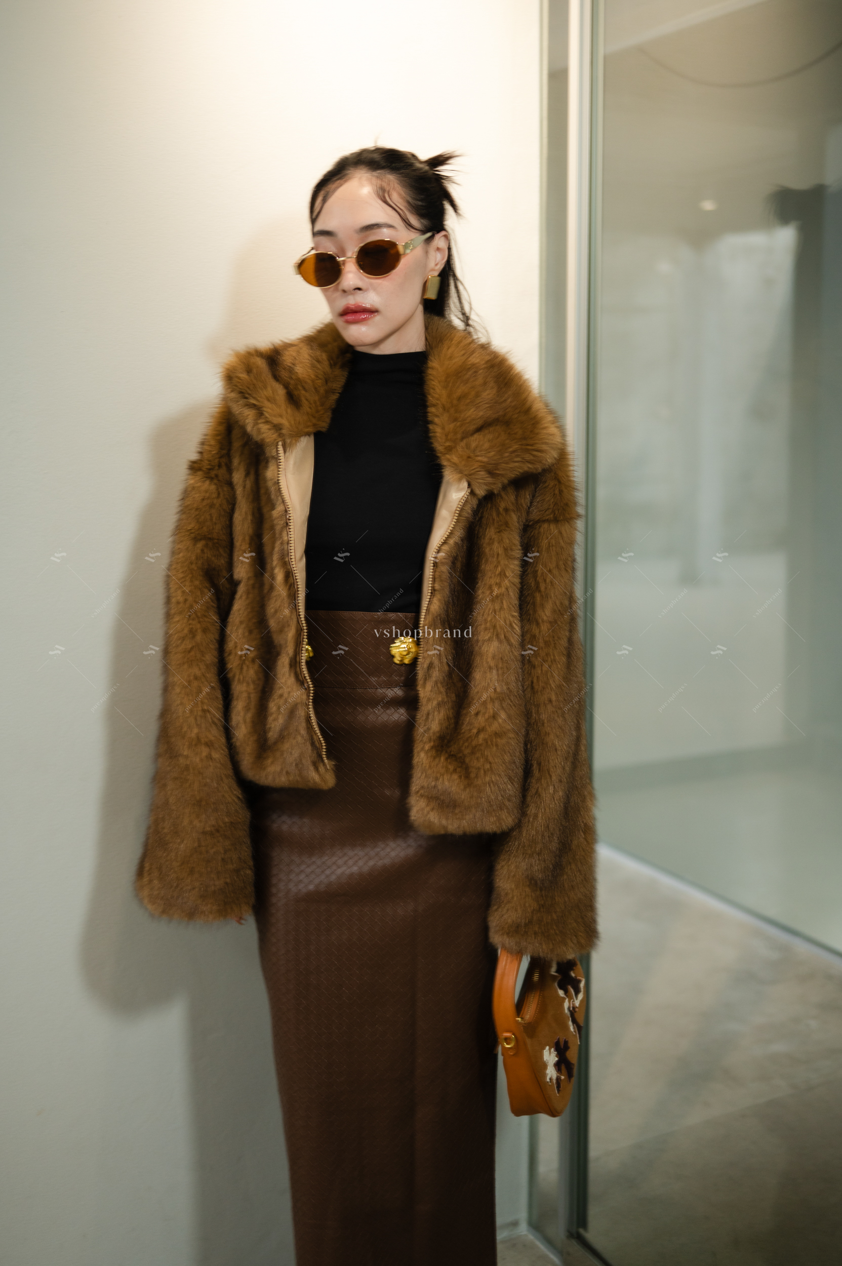 เสื้อคลุมขนเฟอร์ซิปหน้า