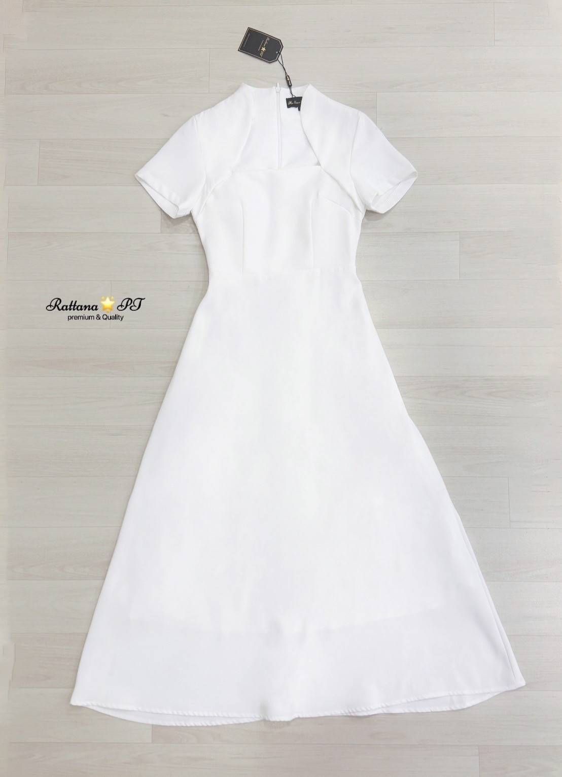 ชุดเดรสยาวสีขาวทรงสวยมาก สวยหรูดูแพง หน้าอกมีฟองน้ำ ชุดมีซับในอย่างดี เนื้อผ้าดีมากค่า ชุดมีซิบด้านหลัง ใส่ออกงาน งานบุญ งานบวช งานแต่ง #Rattana🌟PT #งานเลี้ยง#ชุดสีขาว #ชุดทำบุญ#งานบวช