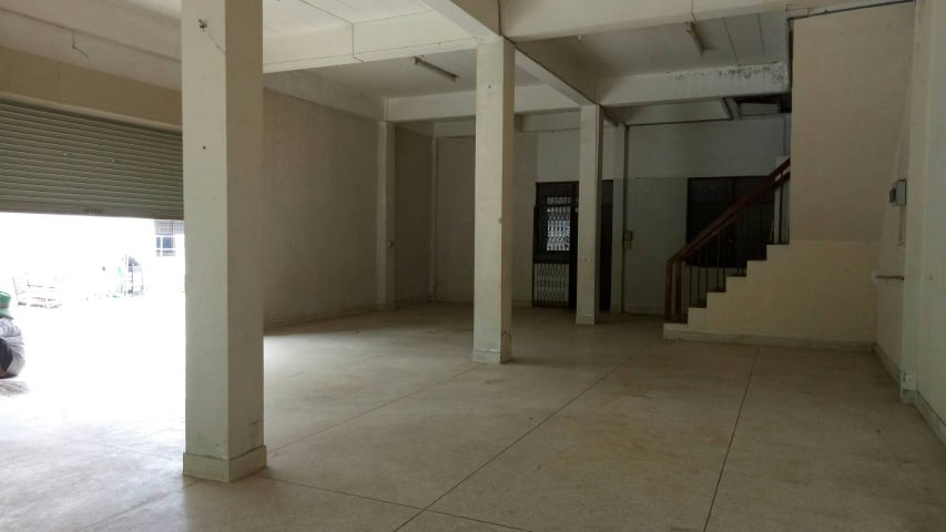 ขายอาคารพาณิชย์ 2 ชั้น 2 คูหา อำเภอเมืองศรีสะเกษเหมาะแก่การทำธุรกิจ และ พักอาศัยใกล้สำนักงานประมง 360 เมตรใกล้สำนักงานที่ดิน 480 เมตรบรรยากาศดีเดินทางสะดวกสบาย