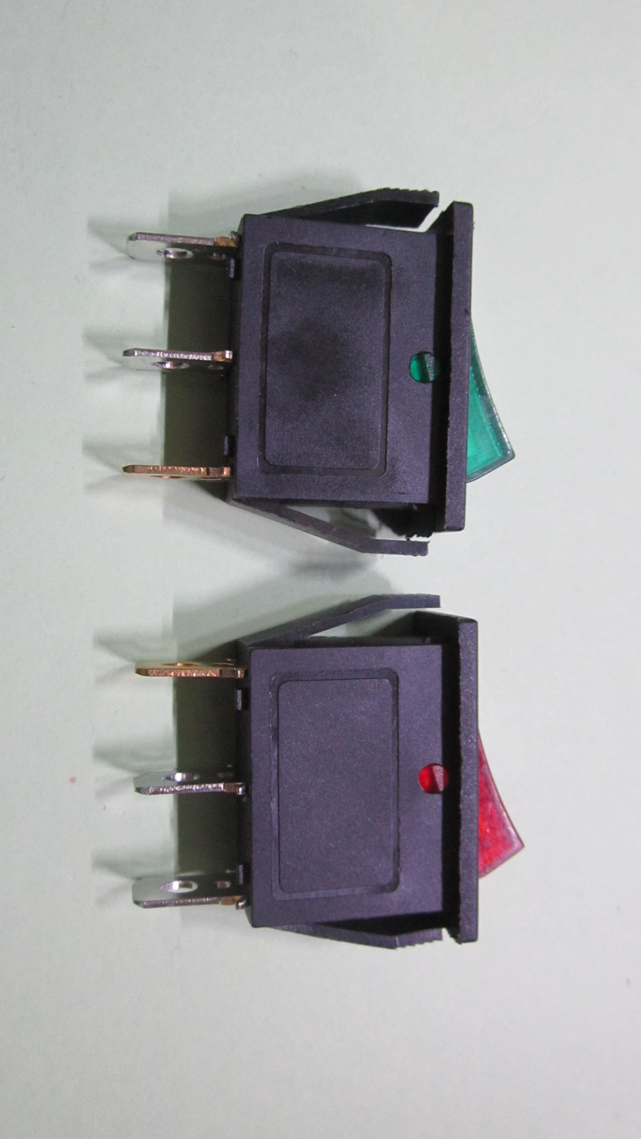 สวิตช์ KDC3 220v30A/250v20A แบบไฟโชว์(สีเขียว)