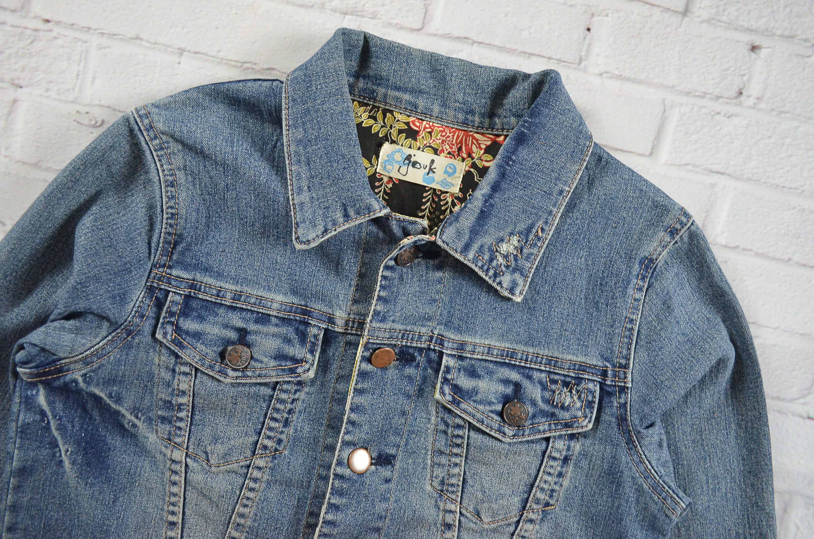 JEANS อกจริง36' (S) เสื้อแจ็คเก็ตยีนส์ เสื้อยีนส์แขนยาวหญิงชาย เนื้อผ้านุ่ม ไม่แข็งใส่สบาย ลายปักรูปปลาข้างหลังสวยมาก