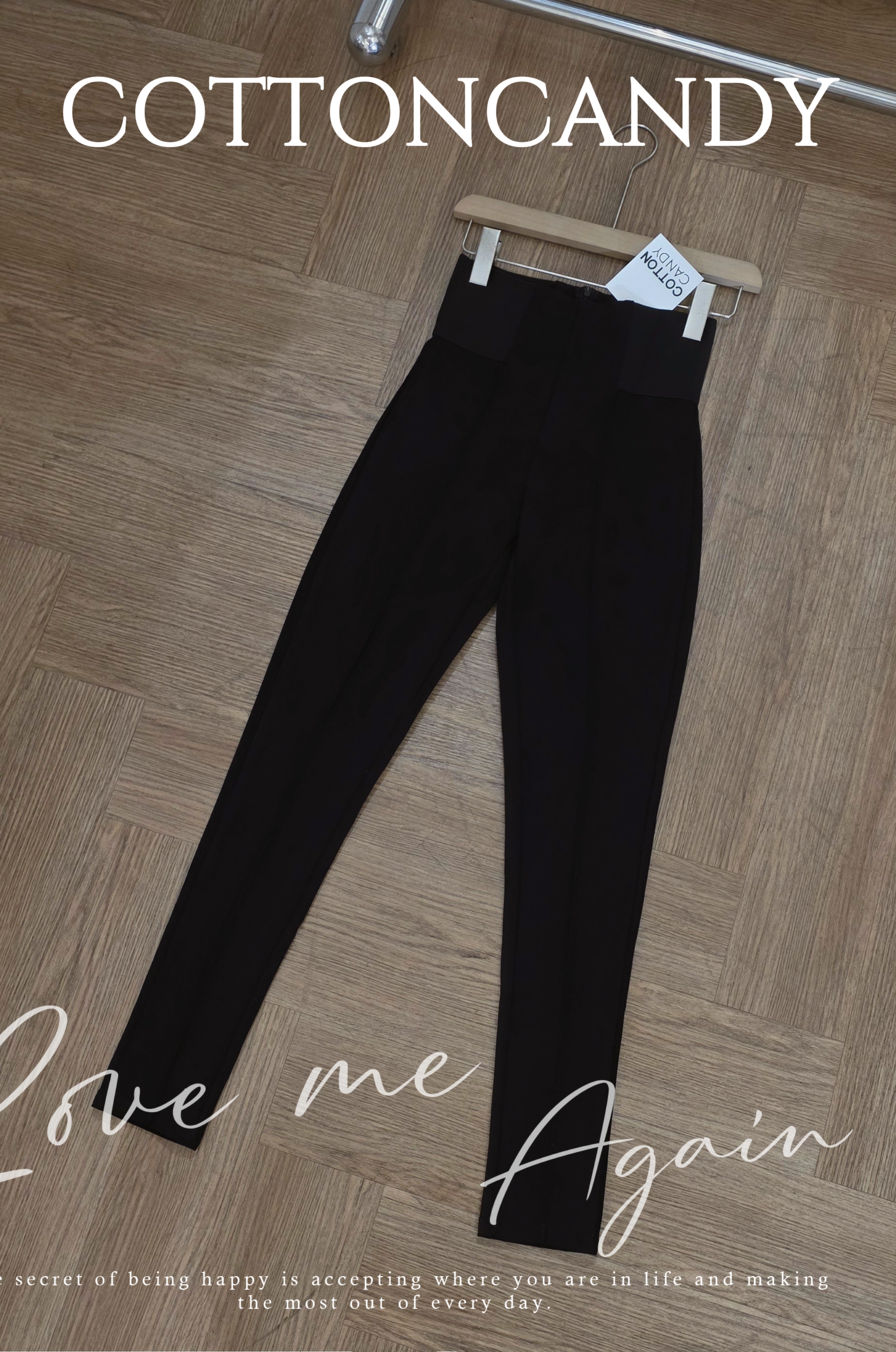 กางเกงสกินนี่ตัวโปรดของนิราเลยคร่าาาา ใส่เข้าฉากบ่อยมากกกก รุ่นนี้ผ้าคือดีสุดๆจร้าาาา ดีเทลซิปหลังด้วย ใส่ดีเก็บหุ่นเก็บทรงดีมากจร้าาาาา