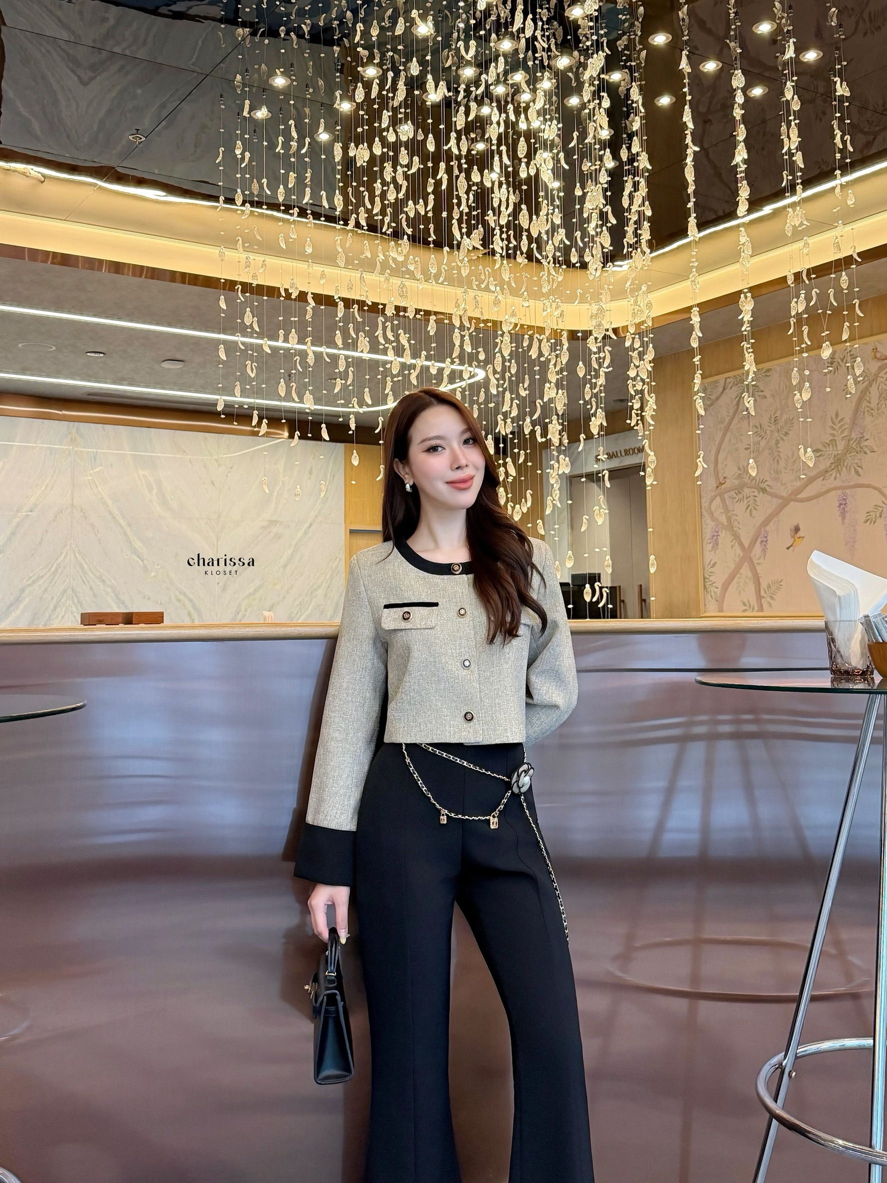 Tag: CHARISSA KLOSET 📌เซ็ท 4 ชิ้น: เสื้อทวิต+กางเกง+เข็มขัด+เข็มกลัดดอกไม้