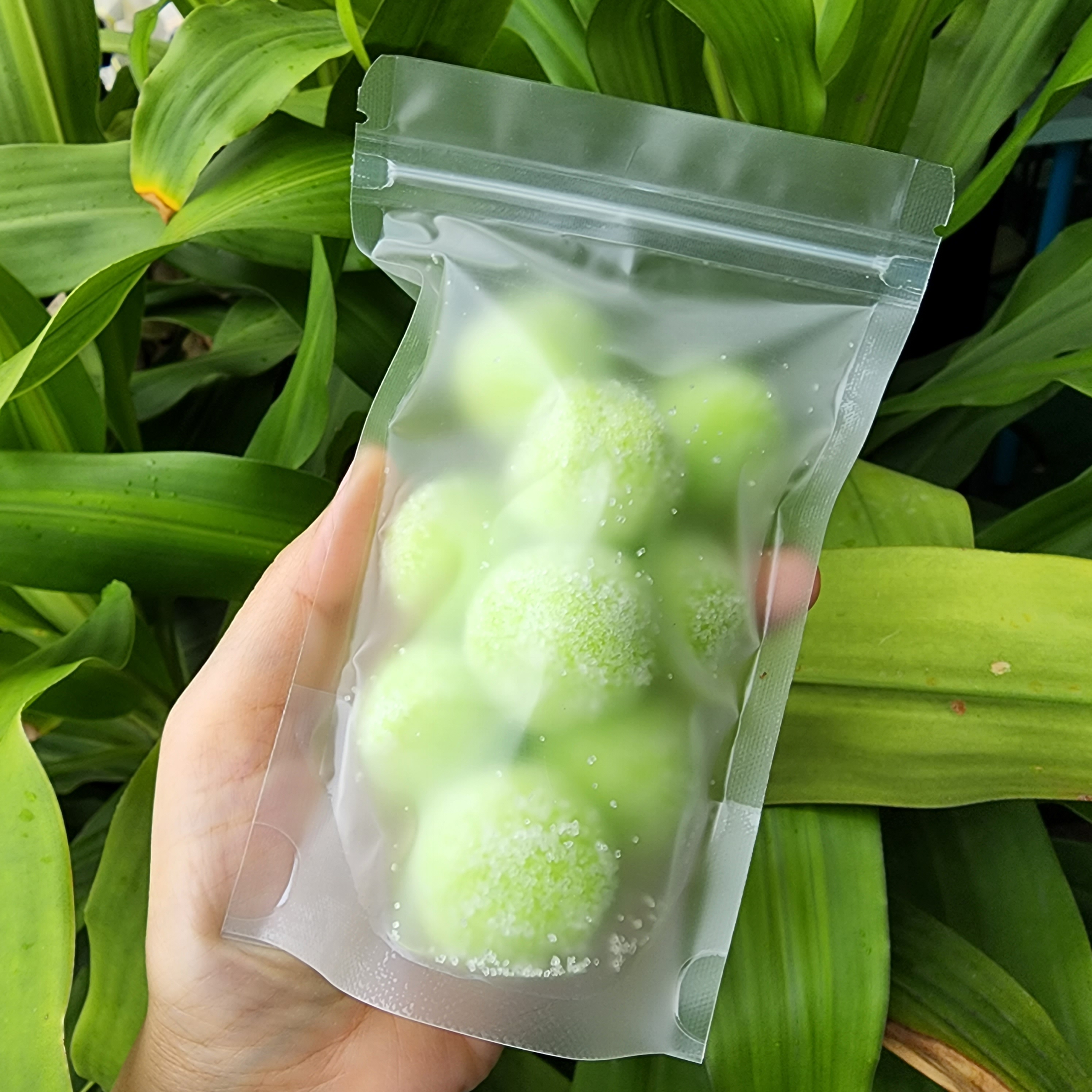 สครับน้ำตาลผลไม้รวมกลิ่นแอปเปิ้ล - FRUITY SUGAR SCRUB BALL
