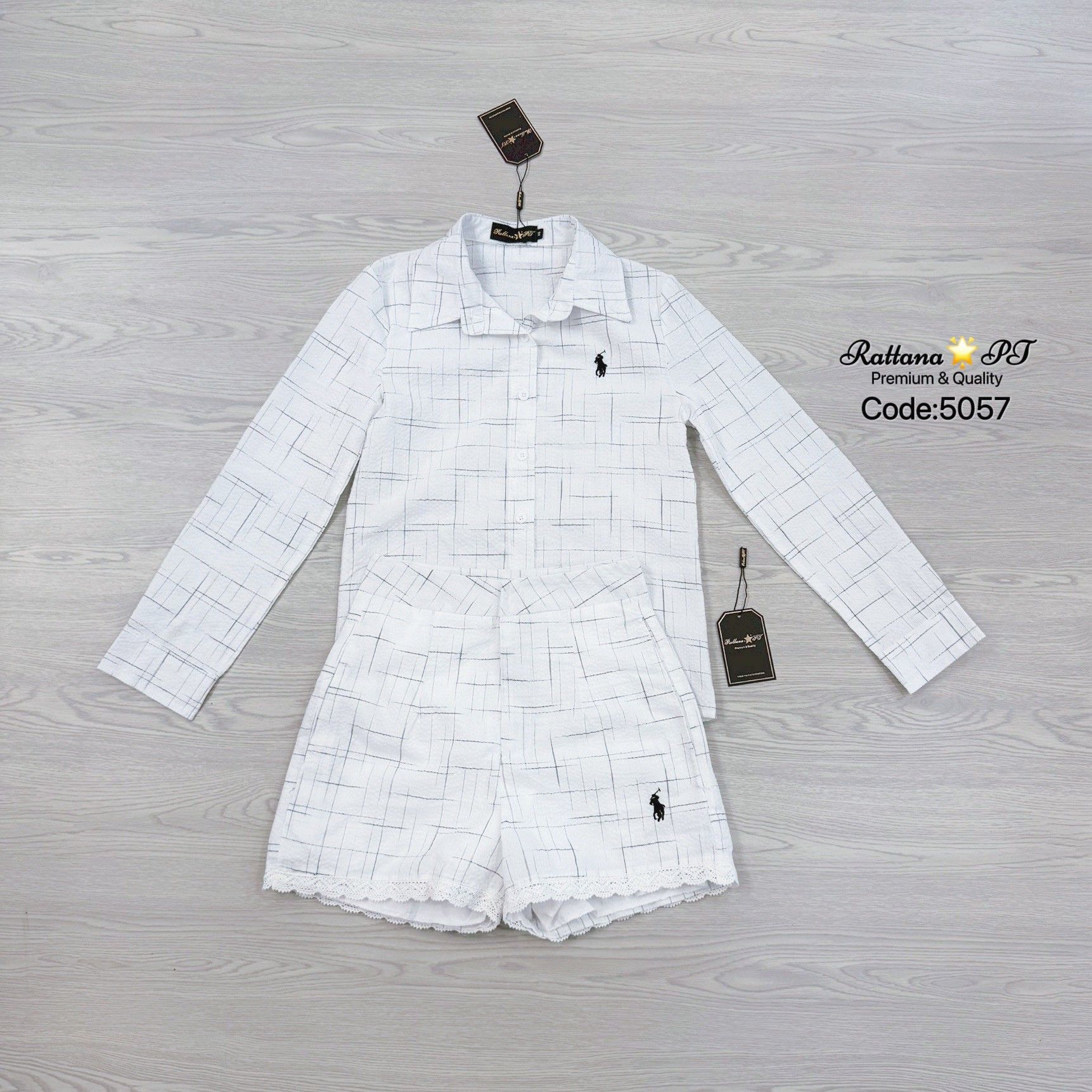 เซต 2 ชิ้น เสื้อเชิ้ตแขนยาว ผ้าเบาสบาย +กางเกงขาสั้นแต่งลูกไม้ปลายขากางเกง กางเกงมีซับใน มีซิบด้านหน้ากางเกงมีกระโป๋าทั้ง2 ข้าง สวยเก๋ดูดี ใส่เที่ยว ถ่ายรูปร้านกาแฟ ใส่เดินห้าง ช้าไม่ได้แล้วคร้า ของสวยๆหมดไวจัดด่วนๆ✨