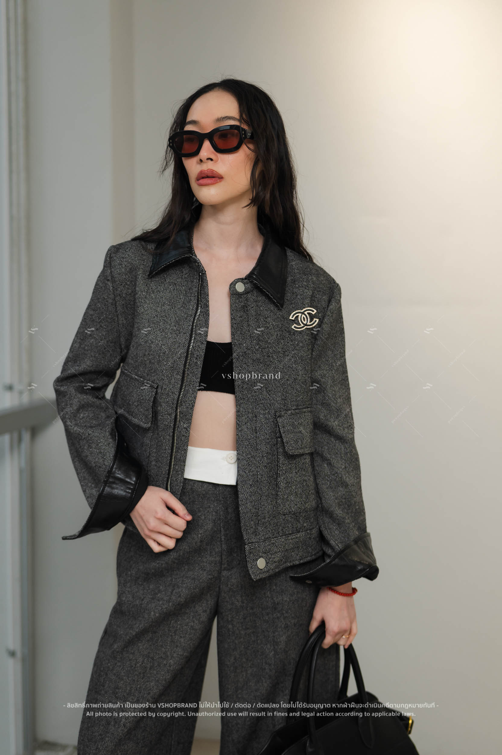 Blazer สูทผ้าทวิตแขนยาวปกหนัง+เข็มกลัด #vshopbrand #vshop #สูท #blazer #สูท #workingoutfit #outfits #girlstyle #womenwear #ชุดทำงาน #เสื้อสูท #เสื้อคลุม #ootd