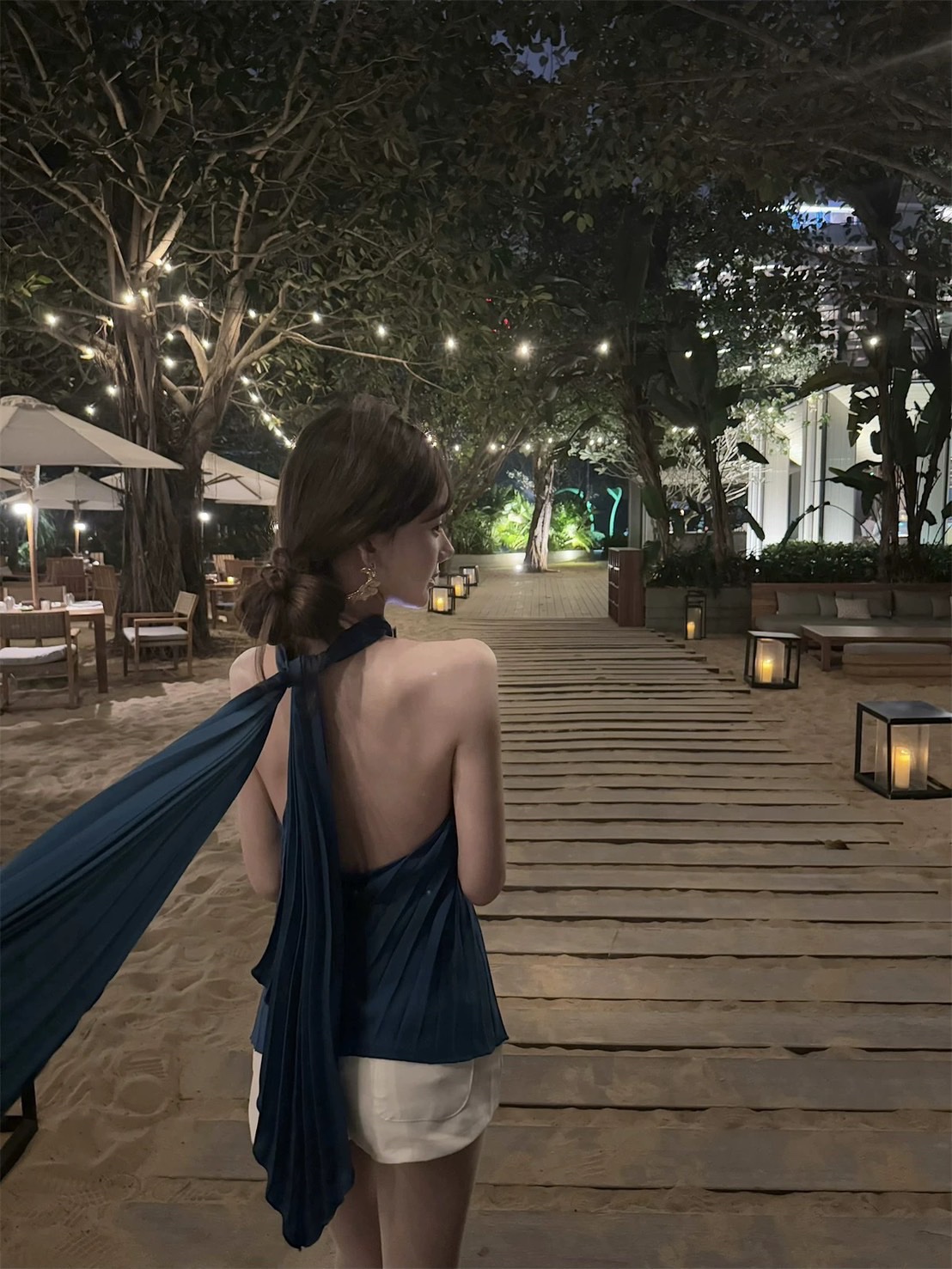 ||| GB SHOP ||| 5230# เสื้ออัดพลีท คล้องคอ แต่งเพชรด้านหน้า เนื้อผ้าดี งานสวย