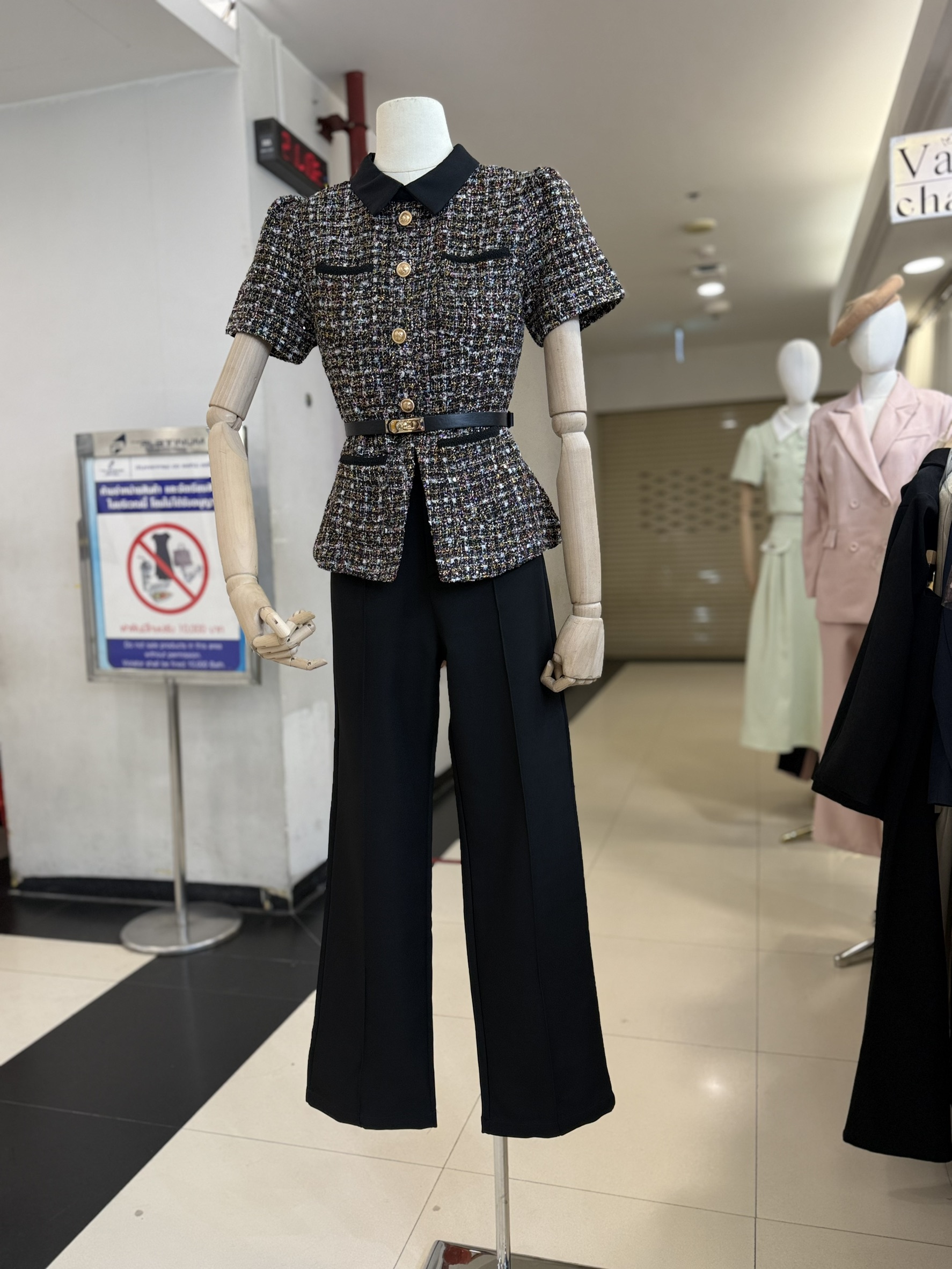 เซ็ท 3 ชิ้น เสื้อทวิตแขนสั้น + กางเกง มาพร้อมเข็มขัด สวยหรูมากกก