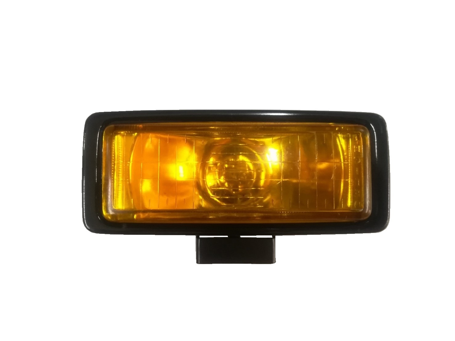 ไฟสปอร์ตไลท์รถยนต์ สีเหลี่ยม สีเหลือง 12V ขนาด 18.5 × 8 cm. มีฝาครอบ - ขายึด