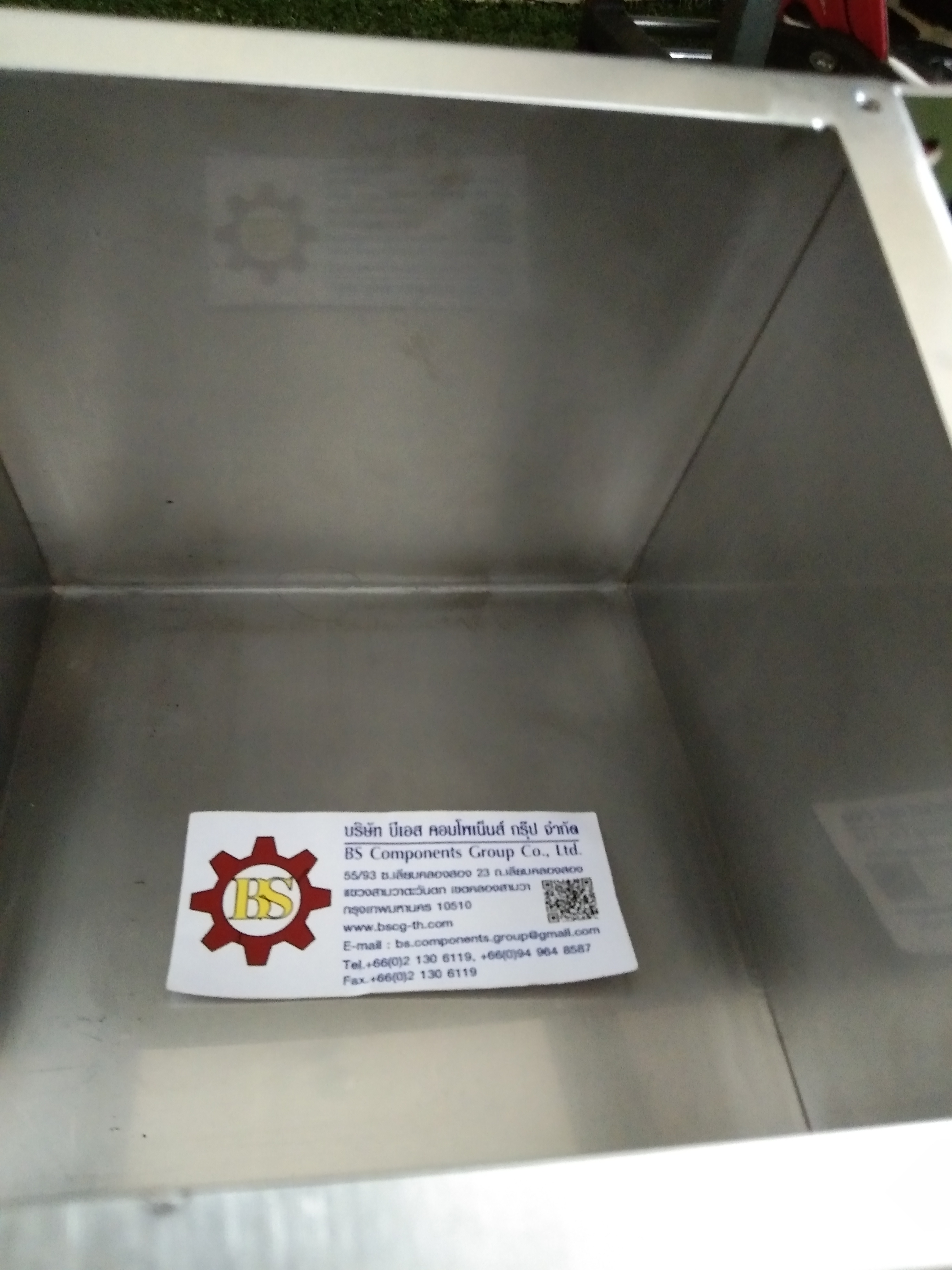 กล่องสแตนเลสด้านบนสโลป ขนาด W150xH150xD150mm.