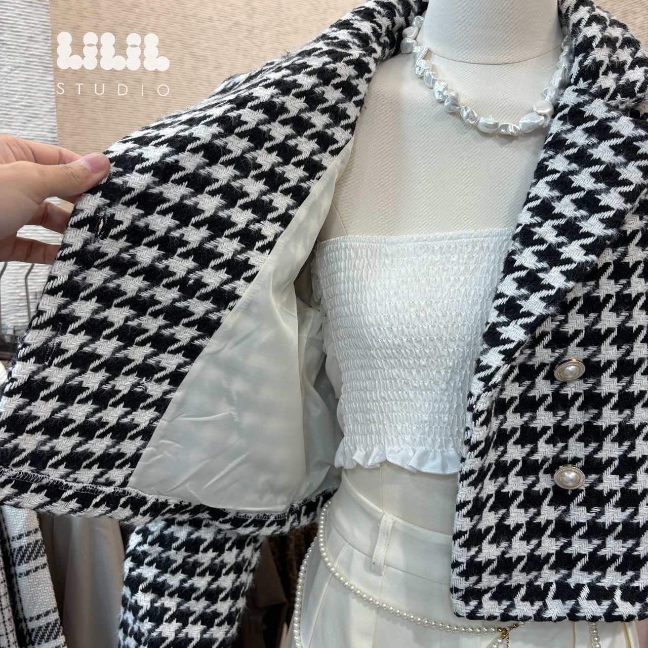 เสื้อคลุมผ้าทวีตลายชิโนริ งานผ้าดี ตัดเย็บดี แบบสวย ใส่ชิวๆ #ต้องมีค่ะ