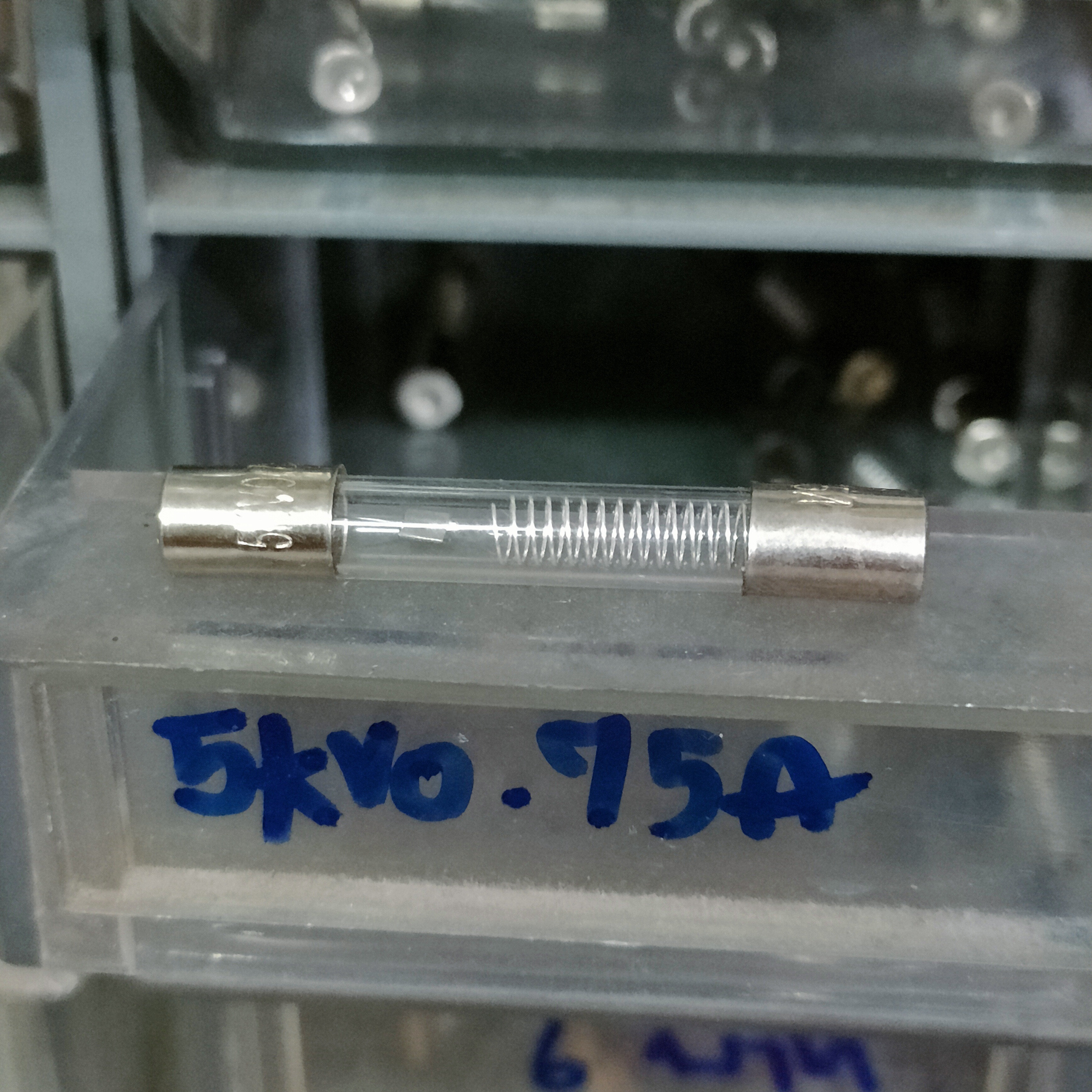 ฟิวส์ไมโครเวฟ 5kv 0.75A เป็นค่ากลางใช้เปลี่ยนได้ทุกยี่ห้อทุกรุ่น
