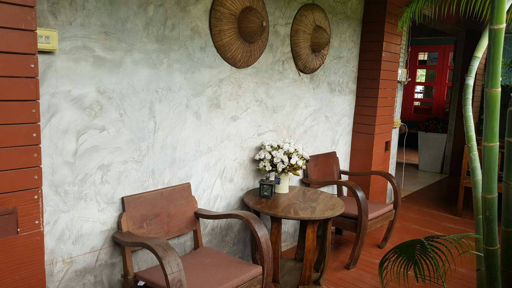 ขายบ้านพร้อมที่ดินและกิจการบ้านอุ่นรักร้านอาหาร+ร้านกาแฟ+ห้องพักรายวันใจกลางอ.เมืองหนองคายพร้อมอุปกรณ์เครื่องใช้ เฟอร์นิเจอร์ครบครันเหมาะสำหรับผู้รักในการทำธุรกิจ