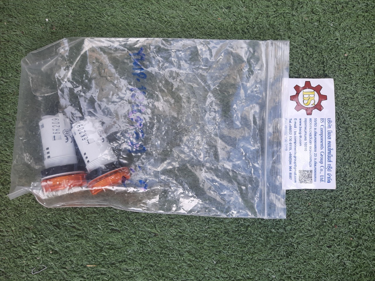 IDEC : PL Lamp 22mm YW1P-1UQM3A 220VAC เหลือง อำพัน