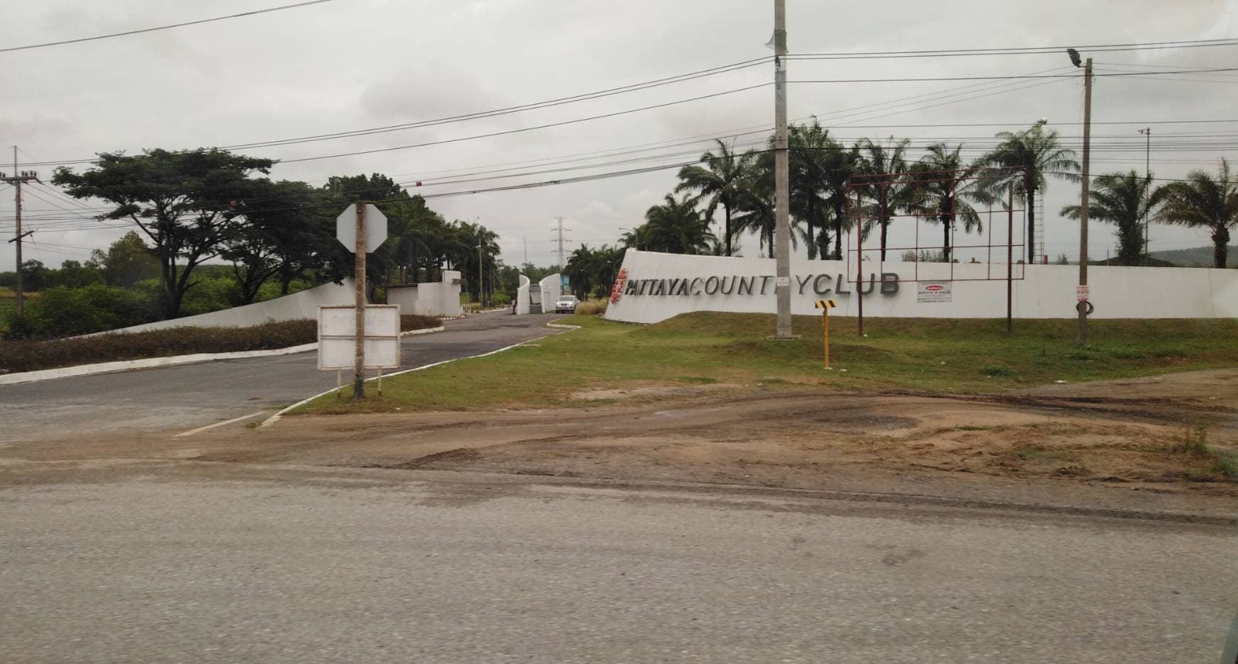 ขายที่ดินสวยราคาถูกที่สุดติดสนามกอล์ฟพัทยาคันทรีคลับติดถนนใหญ่8เลนหมายเลข331