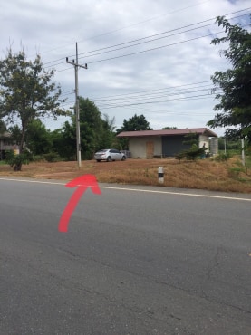 ขายบ้านพร้อมที่ดินราคาถูกติดถนนใหญ่หมายเลข (3468) ห่างจาก อบต.บ้านโข้ง 876 เมตร