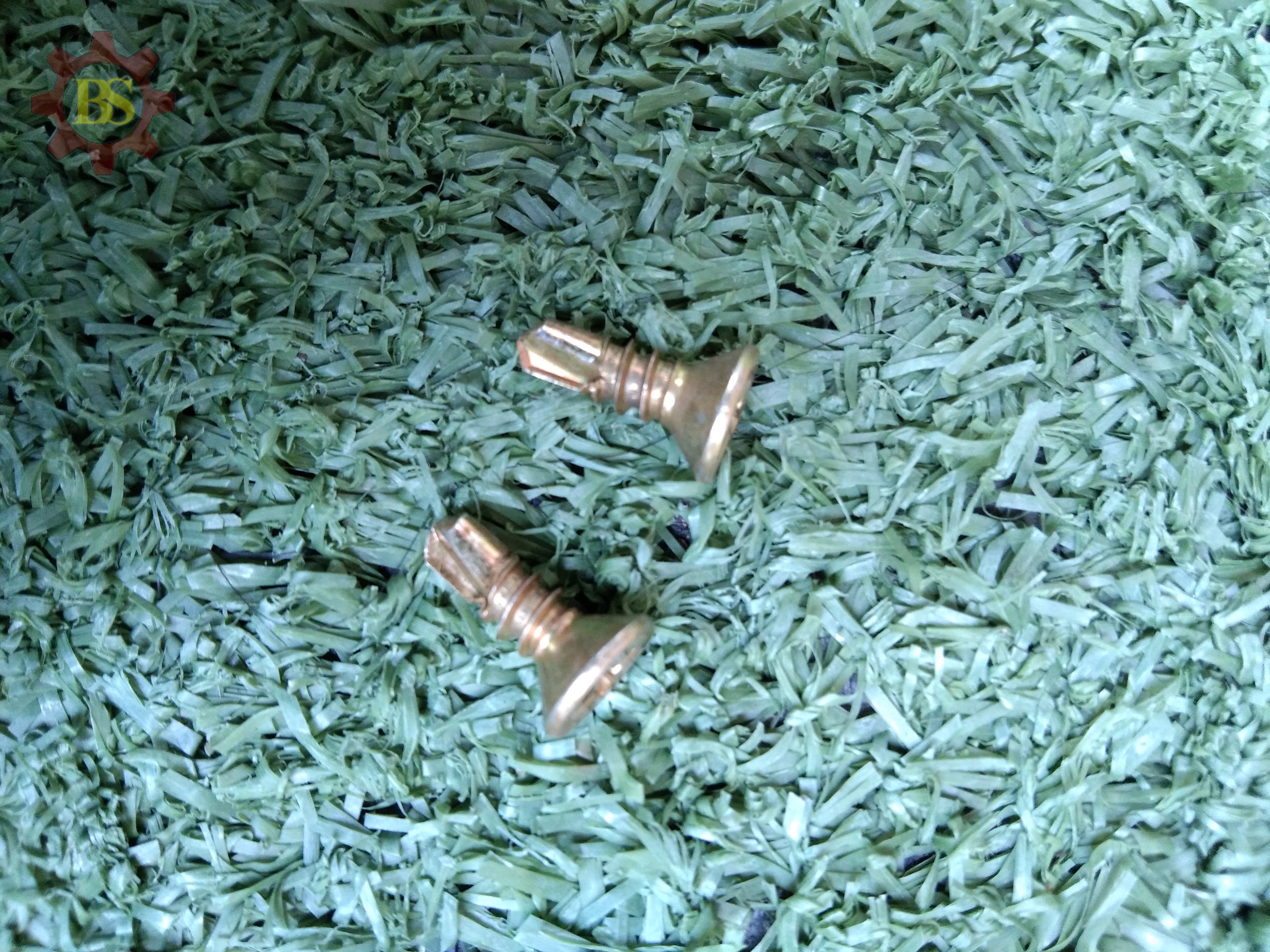 สกรูปลายสว่าน หัวเตเปอร์(FSD) 8x1/2" (1,000 ตัว/กล่อง)