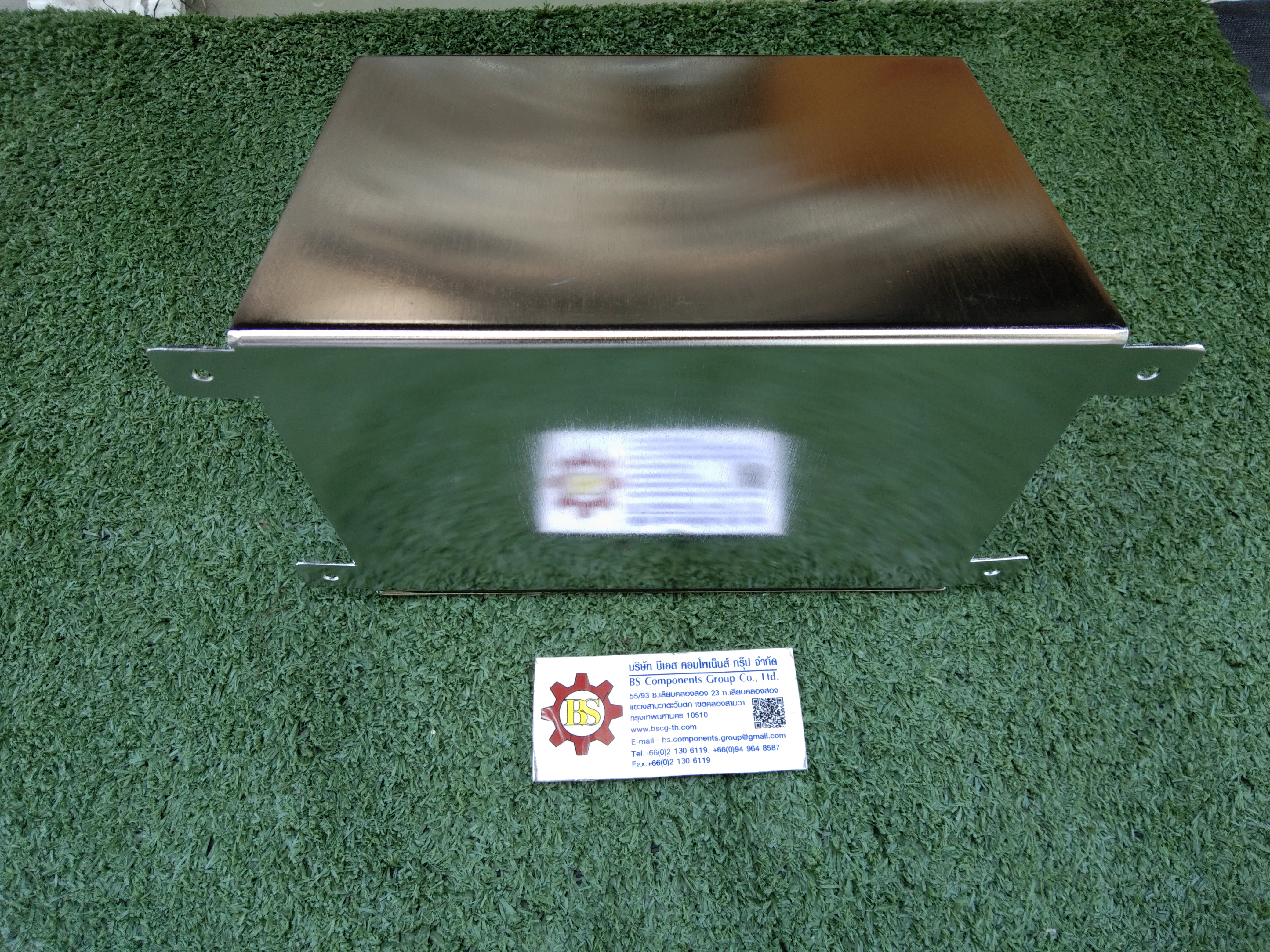 กล่องสแตนเลสด้านบนสโลป POWER PLUGS (D) W200xH150xD150mm.