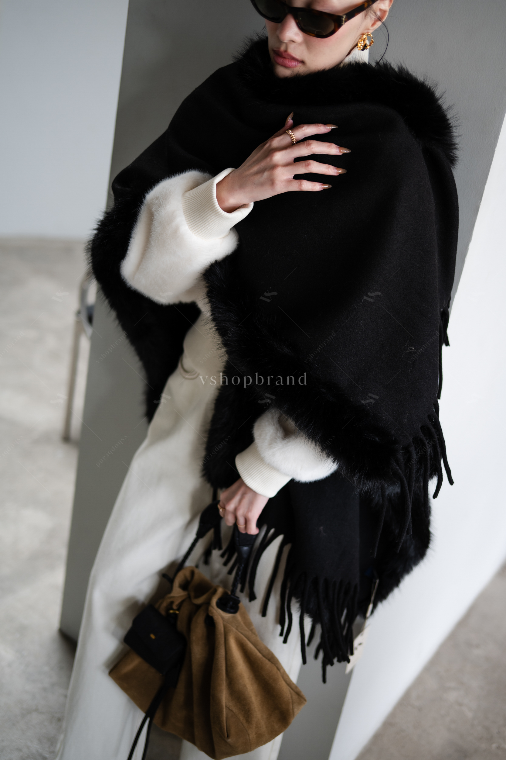 เสื้อคลุมทรงค้างคาวพู่ชาย ขอบเฟอร์