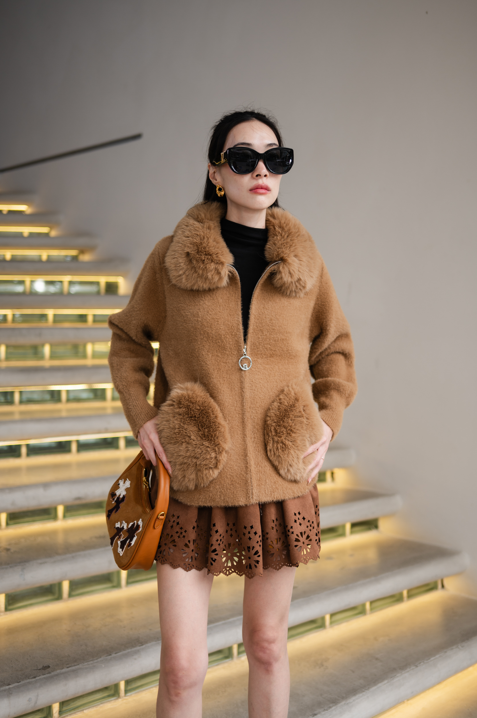 เสื้อกันหนาวขนเฟอร์แขนยาวปกขน