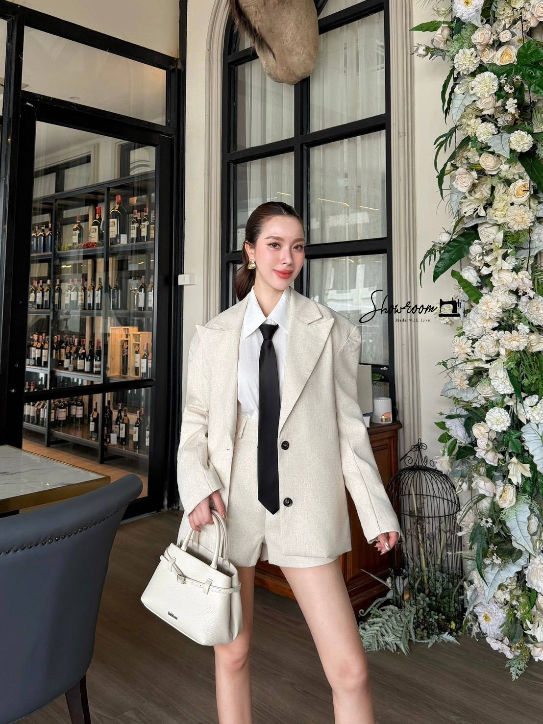 S1173 Korea suit set เกาหลีเกาใจไม่ไหว กับเซ็ตสูทที่จัดกันมาเต็มๆแบบ 4in1 คุ้มไม่รู้จะคุ้มยังไง งานสวยแค่ไหนให้ภาพอธิบายค่ะ ดีไซส์เรียบหรู สีสุภาพ ใช้ผ้าอย่างดีในการตัดเย็บค่ะ บุซับ งานสวย คอมพลีทลุคครบจบในชุดเดียว #showroombrand #งานป้ายshowroom #งานป้าย