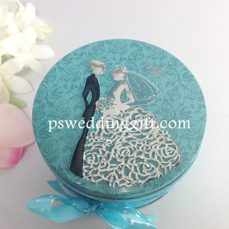 กล่องกระดาษกลมรูป ญช ผูกโบว์ พร้อมป้ายชื่อ