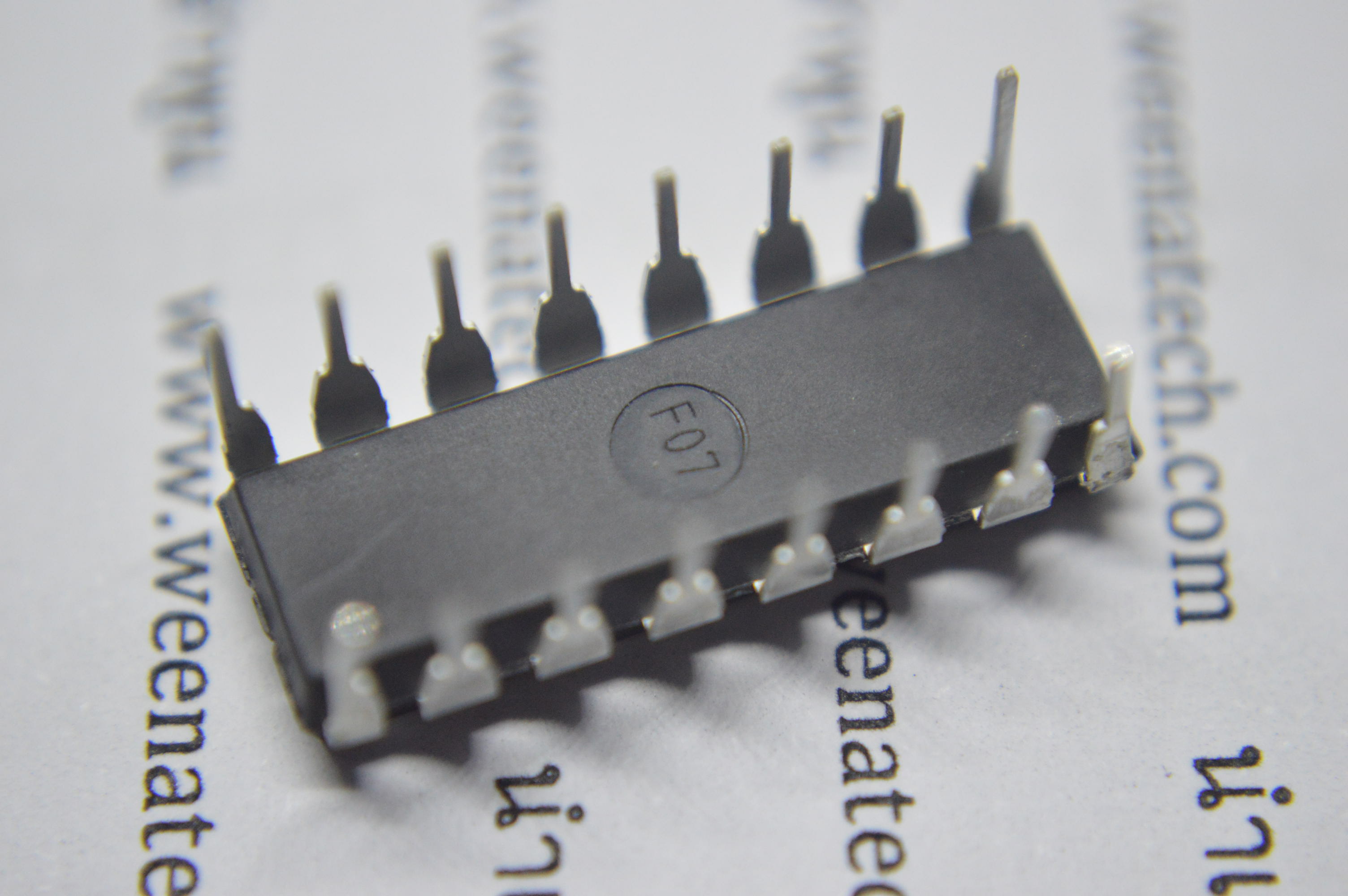 CD4017BE DIP-16 Inline 5 หลักตัวแบ่งความถี่ของแหล่งจ่ายไฟ