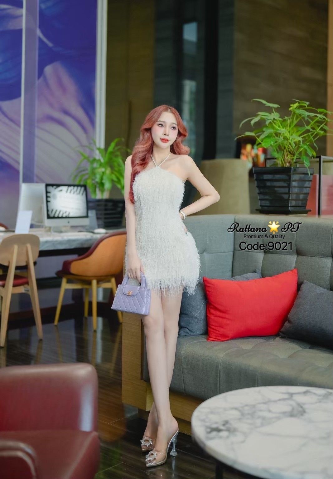 ชุดเดรส มีความหรูหราและแซ่บ sexy ดูแพง หน้าอกมีฟองน้ำ มีกันลื่นที่ช่วงหน้าอก มีซับใน ชุดคือสวยมากยิ่งเข้าแสงไฟคือโดดเด่นอ่อร่า สุดๆ จะใส่ออกงาน ปาตี้ วันเกิด ปังแน่นอน อกเสริมฟ มีซิบด้านหลัง ห้ามพลาดเลยคร้า ของสวยหมดไวนะคะ จัดด่วน