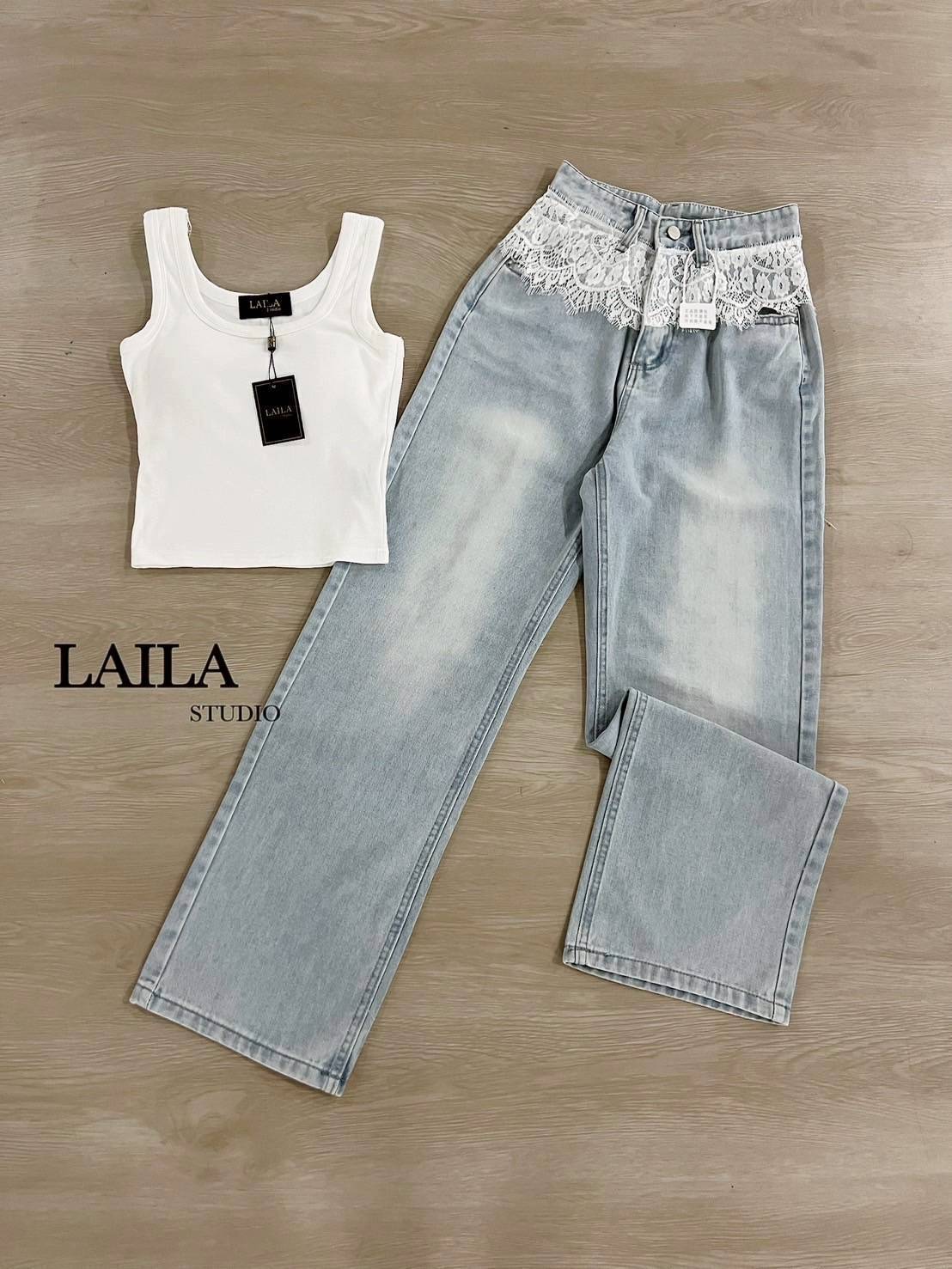 SETเสื้อ+กางเกง งานเสื้อกล้ามทรงกึ่งครอป แต่งเสริมทรงที่อก มาในโทนขาวเรียบๆ เนื้อผ้าสวยนิ่มเด้ง มาพร้อมกางเกงยีนส์ขายาวแท้💯 งานสีฟอก แต่งลูกไม้ช่วงขอบกางเกงเพิ่มความโดดเด่นให้กับชุด แมชกันลงตัวสุดๆลุคสาวเท่สาวมั่นน่ารักแมชใส่ง่ายสุดๆ #byLaila #ชุด
