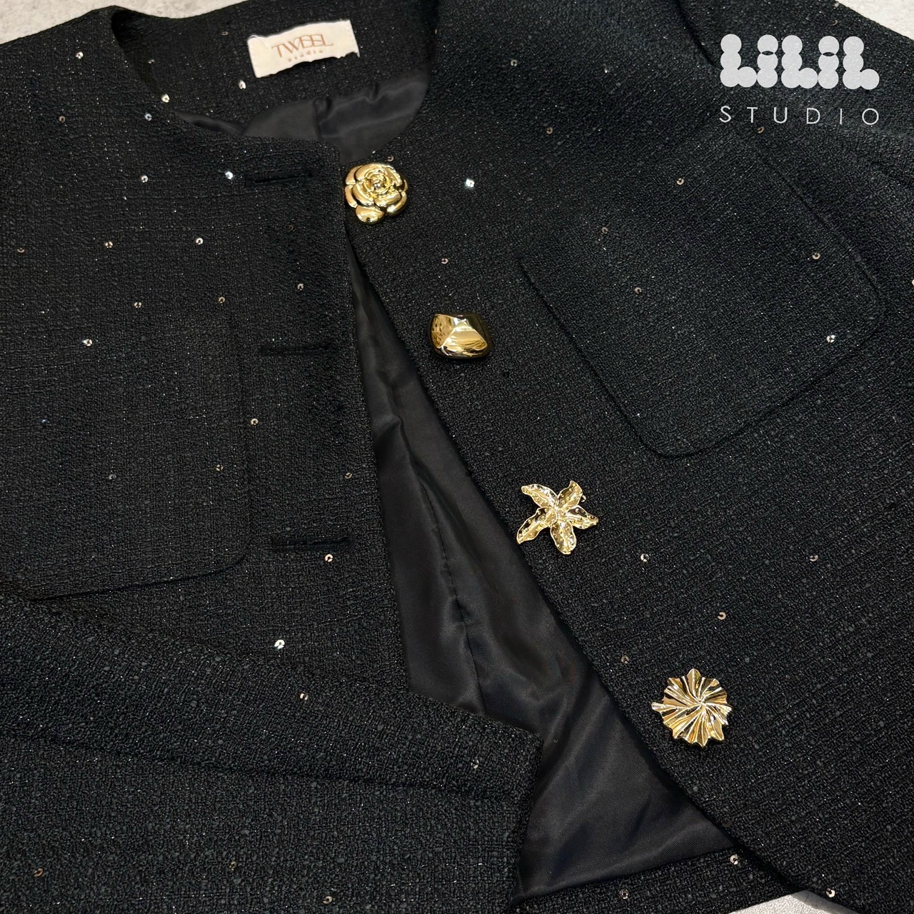 ⭐️Girly tweed Jacket⭐️ เสื้อคลุมผ้าทวีตงานผ้าลูกคุณ ตัดเย็บเนี้ยบ กระดุมโรสโกลด์ดูดีมาก ห้ามพลาด งานต้องมีค่ะ😘