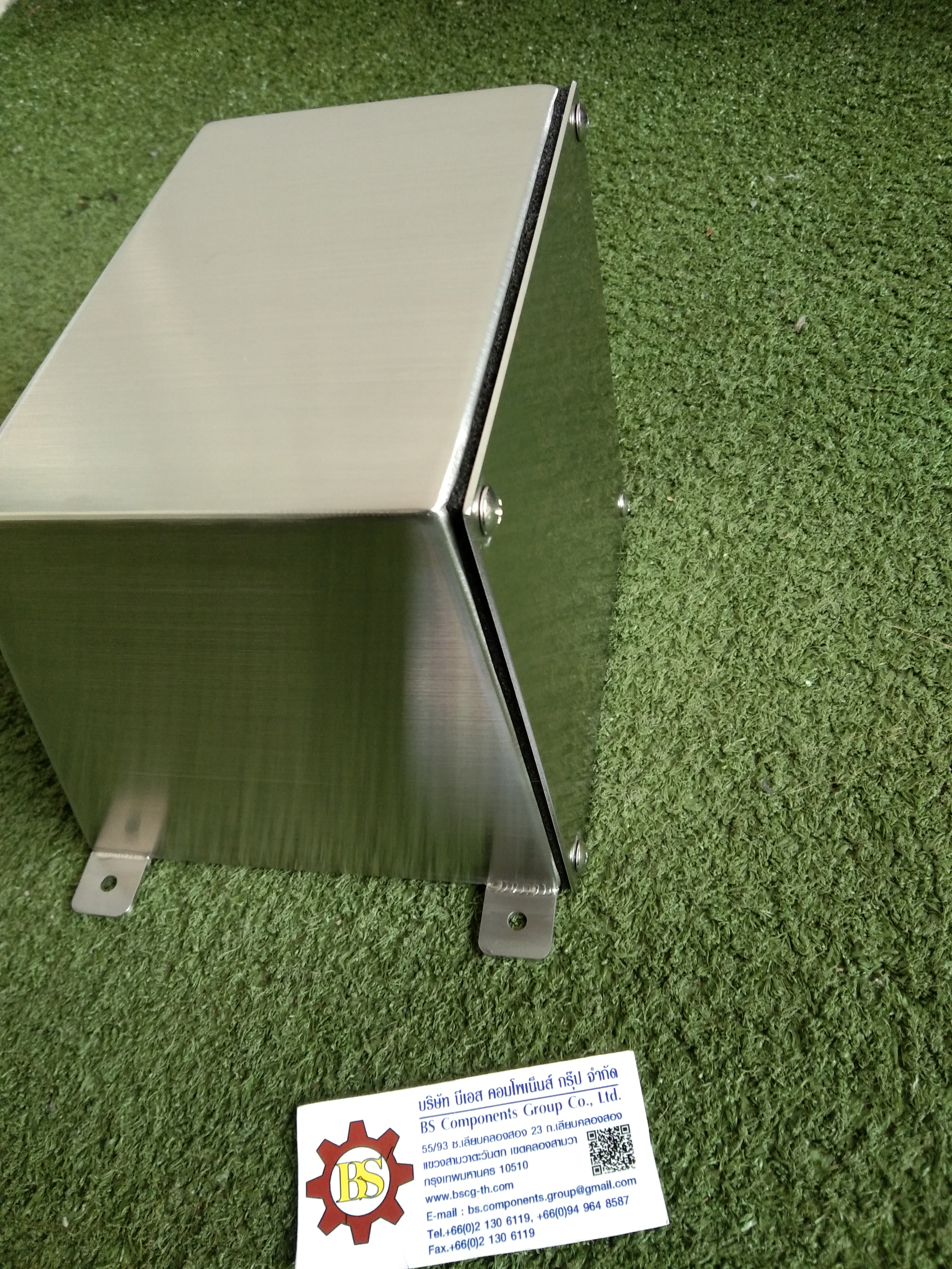 กล่องสแตนเลสด้านบนสโลป ขนาด W150xH150xD150mm.