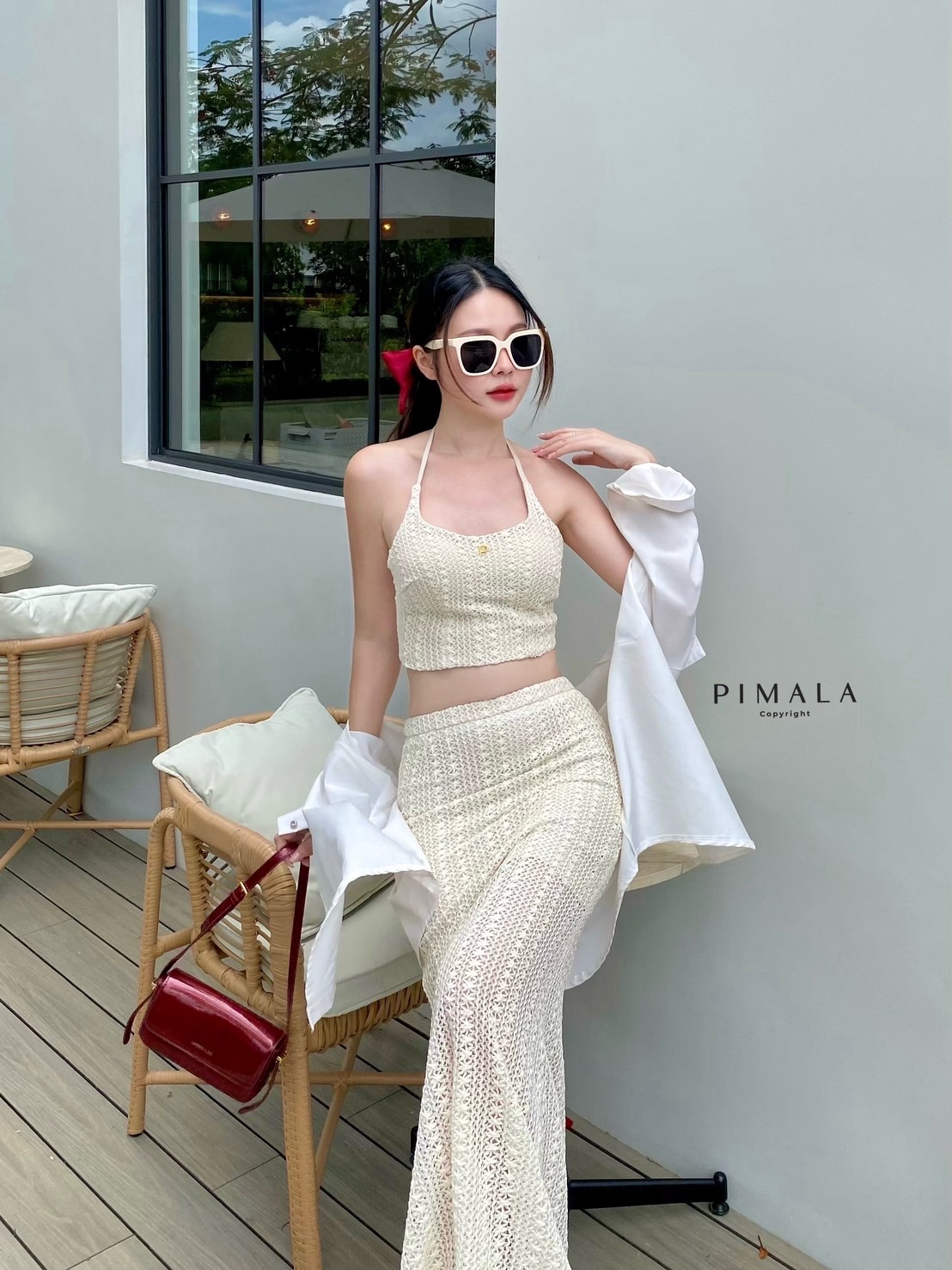 Pimala Brand☁️ เซ็ทไหมพรมสาวทะเลต้องไม่พลาด เสื้อสายเดี่ยวไหมพรมอย่างดีลายน่ารักดูแพงมาก มีอะไหล่อักษรสีทองเพิ่มคสามหรูแกรนด์ให้กับชุดสายถักผูกหลังปรับได้เลยน้า มีฟองน้ำอก มีซับใน มาคู่กับกระโปรงยาวไหมพรมลายน่ารักเข้าเซ็ทกันเลยค่า