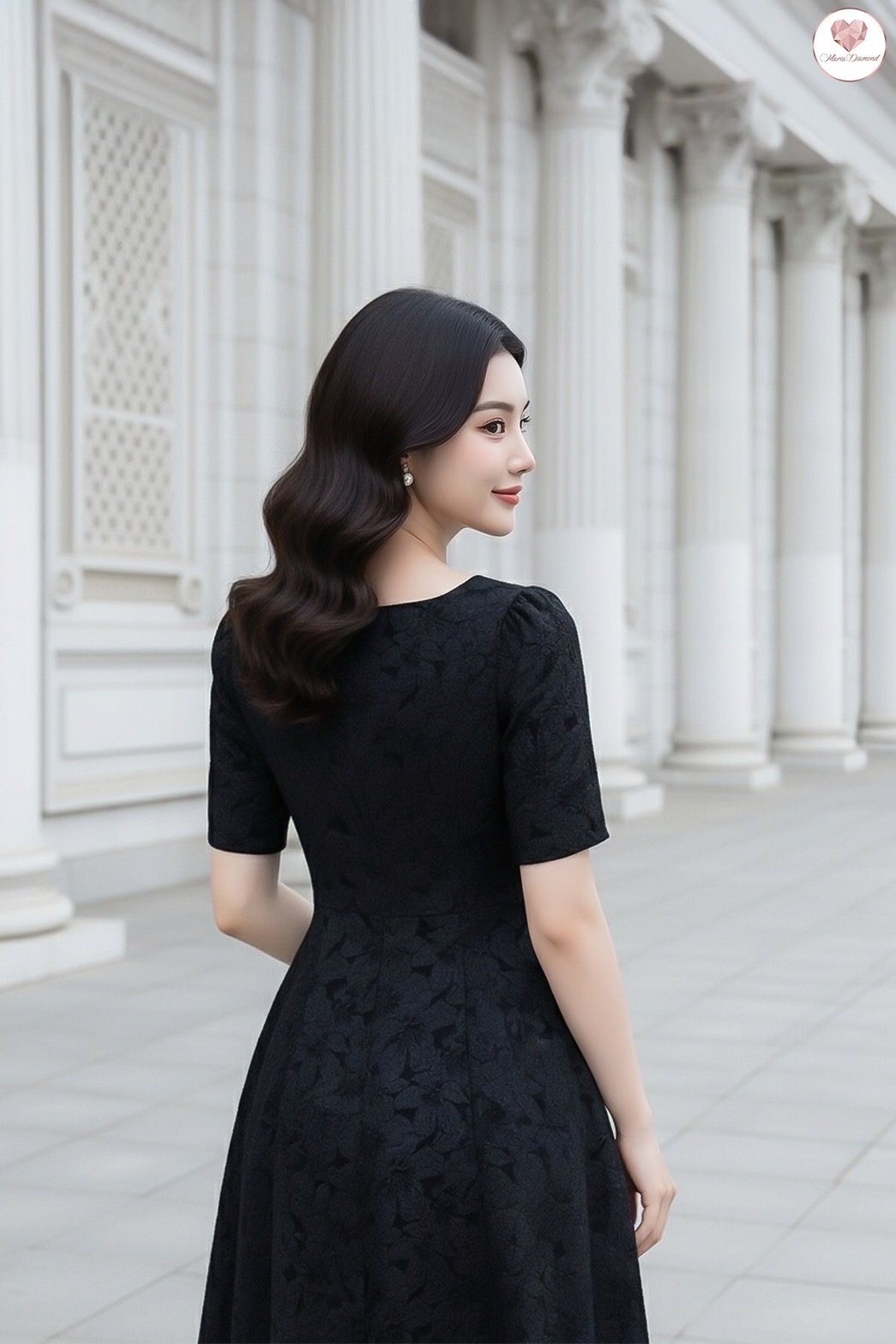 Dress เดรสยาวผ้าลัคชูลายดอกไม้ + เข็มกลัดสีทอง คอกลม ซิปหลัง มีซับใน