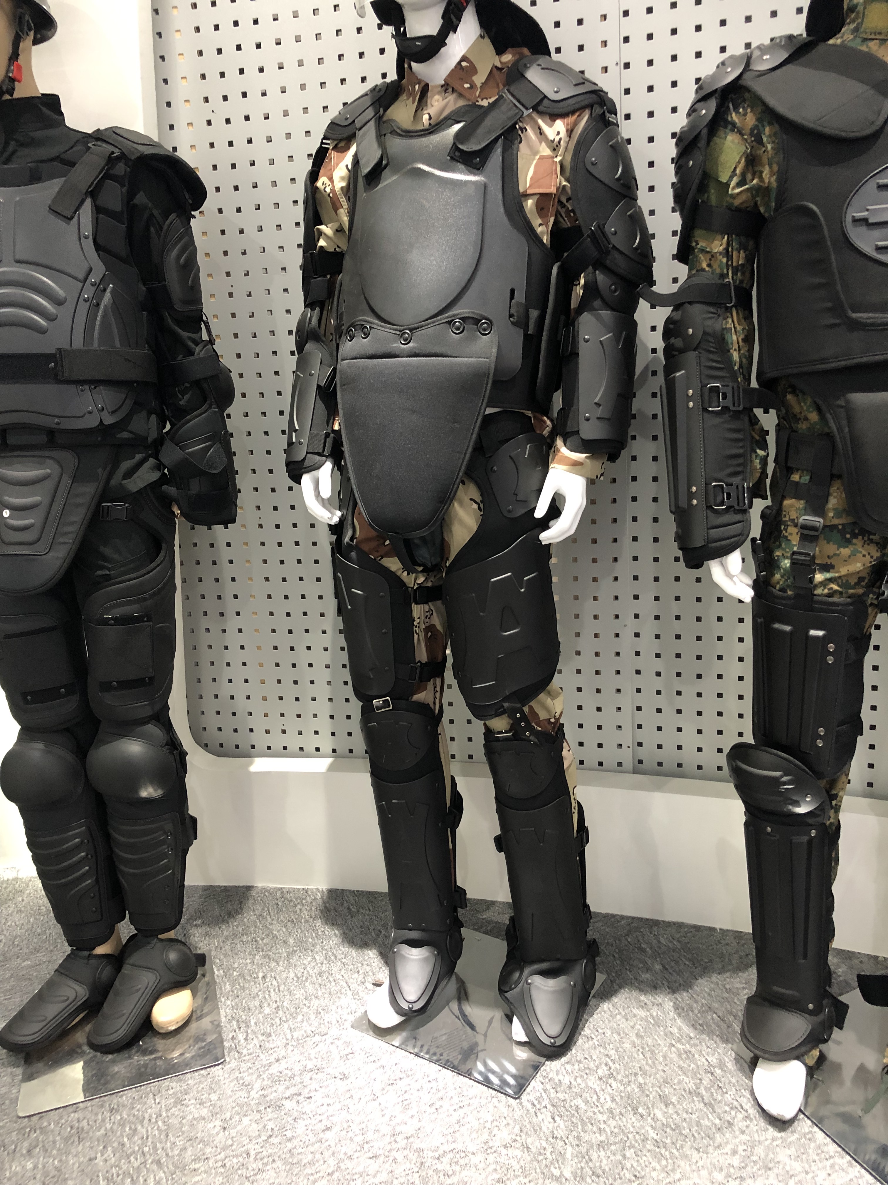 Anti Riot Suit ชุดปราบจราจล ชุดป้องกับบุคคล ชุดนิรภัย ชุดควบคุมฝูงชน