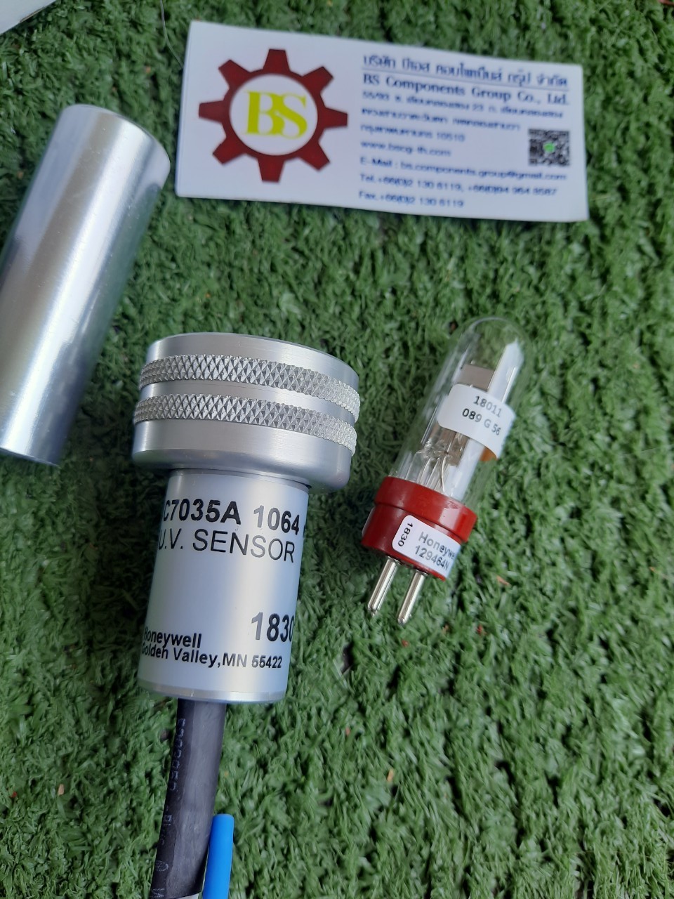 Honeywell : Minipeeper Ultraviolet Flame Sensor w/ 1" Sight Pipe Mount C7035A1064