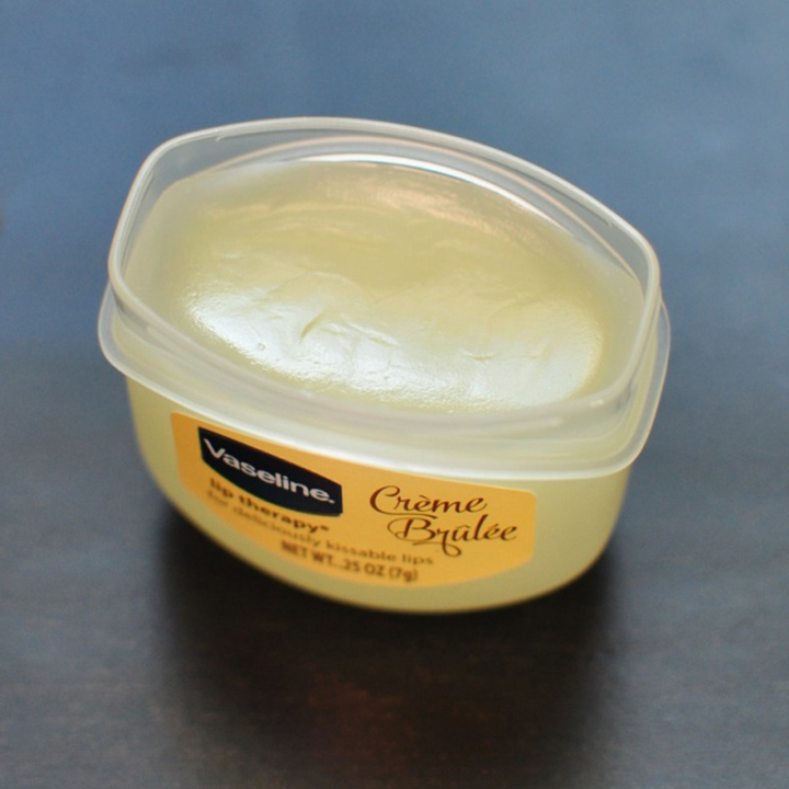 Vaseline Lip Therapy Creme Brulee 7g. บาล์มบำรุง