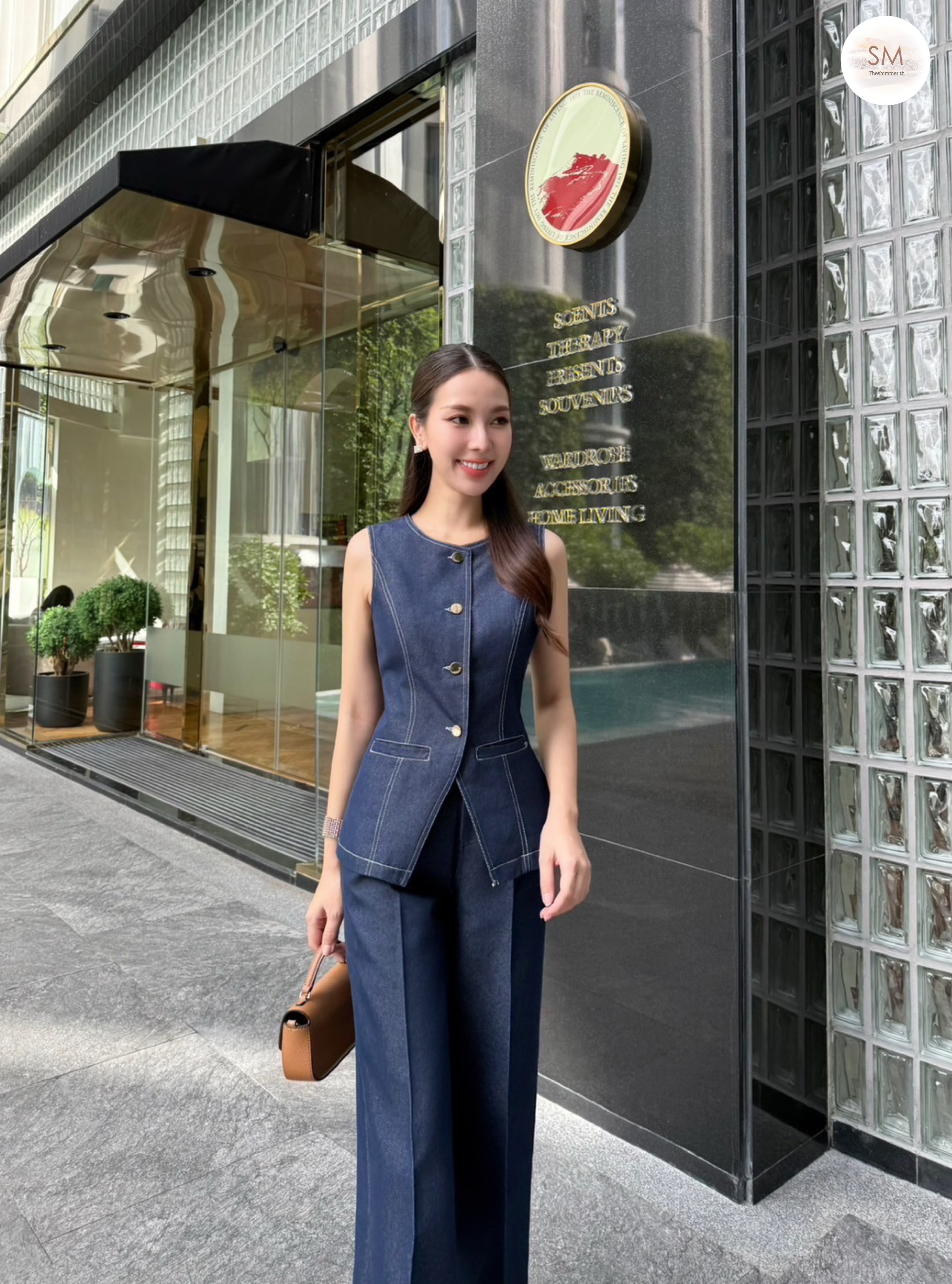 S H i M M E R @ SET เสื้อคอกลมงานกระดุมหน้าเนื้อผ้าเดนิม +กางเกงขากระบอกซิปหน้า