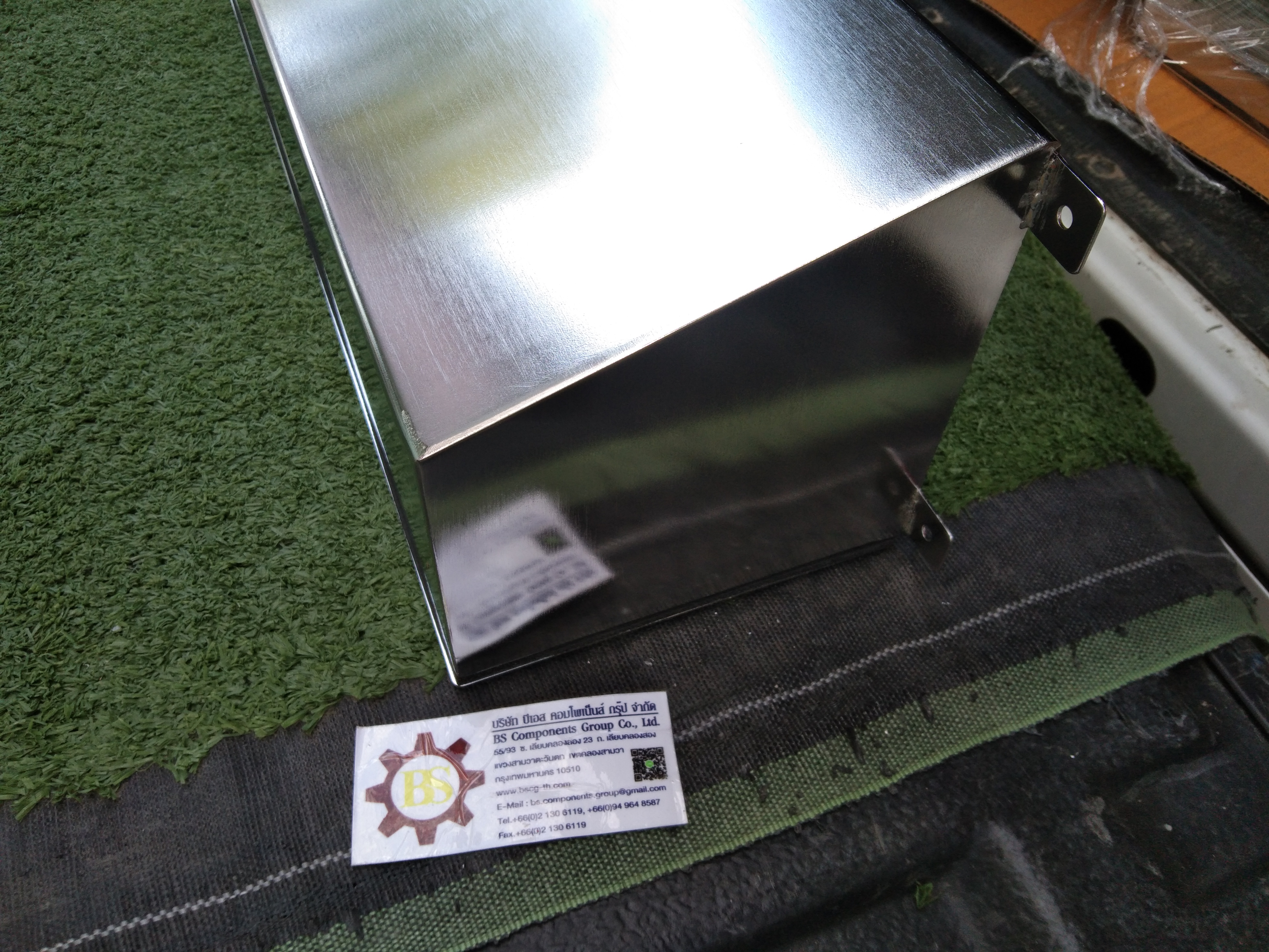 กล่องสแตนเลสด้านบนสโลป POWER PLUGS (A) W650xH150xD150mm.