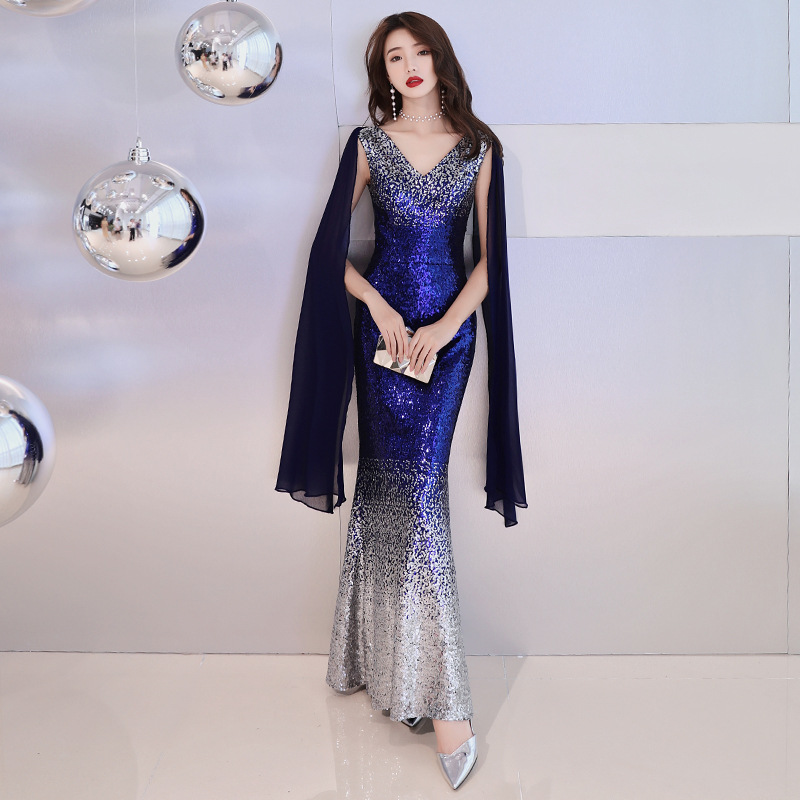 ชุดราตรียาวสีน้ำเงินกรมท่า-เงิน แขนกุดแต่งระบายปักเลื่อมทั้งชุด กระโปรงทรงหางปลา เรียบหรูดูแพง สวยดูดี แบบสวยทันสมัย ใส่ออกงาน งานราตรี ไปงานแต่งกลางคืน