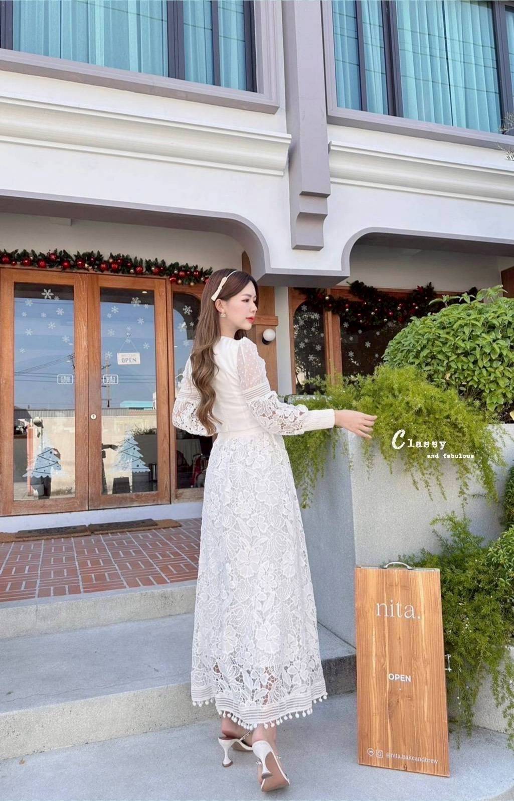 Set เสื้อแขนยาวลูกไม้+ กระโปรงลูกไม้เกรดพรีเมี่ยมทั้งชุด สุดหรู omg มาก ดีเทลเยอะมากๆ ใส่แล้วสวย ออร่า ทรงสวยแน่นอน