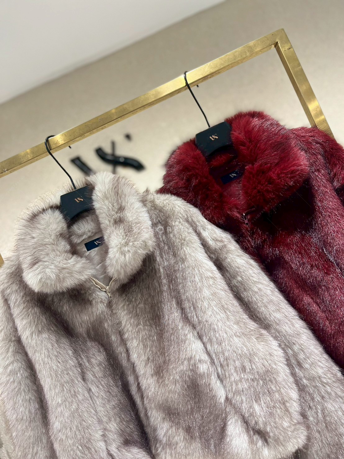 เสื้อคลุมขนเฟอร์ซิปหน้า