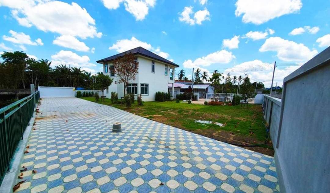 ขายบ้านเดี่ยว 2 ชั้น 3 ห้องนอน 3 ห้องนํ้าหมู่บ้านแฮปปี้แลนด์กระบี่น้อยใกล้ห้างบิ๊กซี อ.เมืองจ.กระบี่