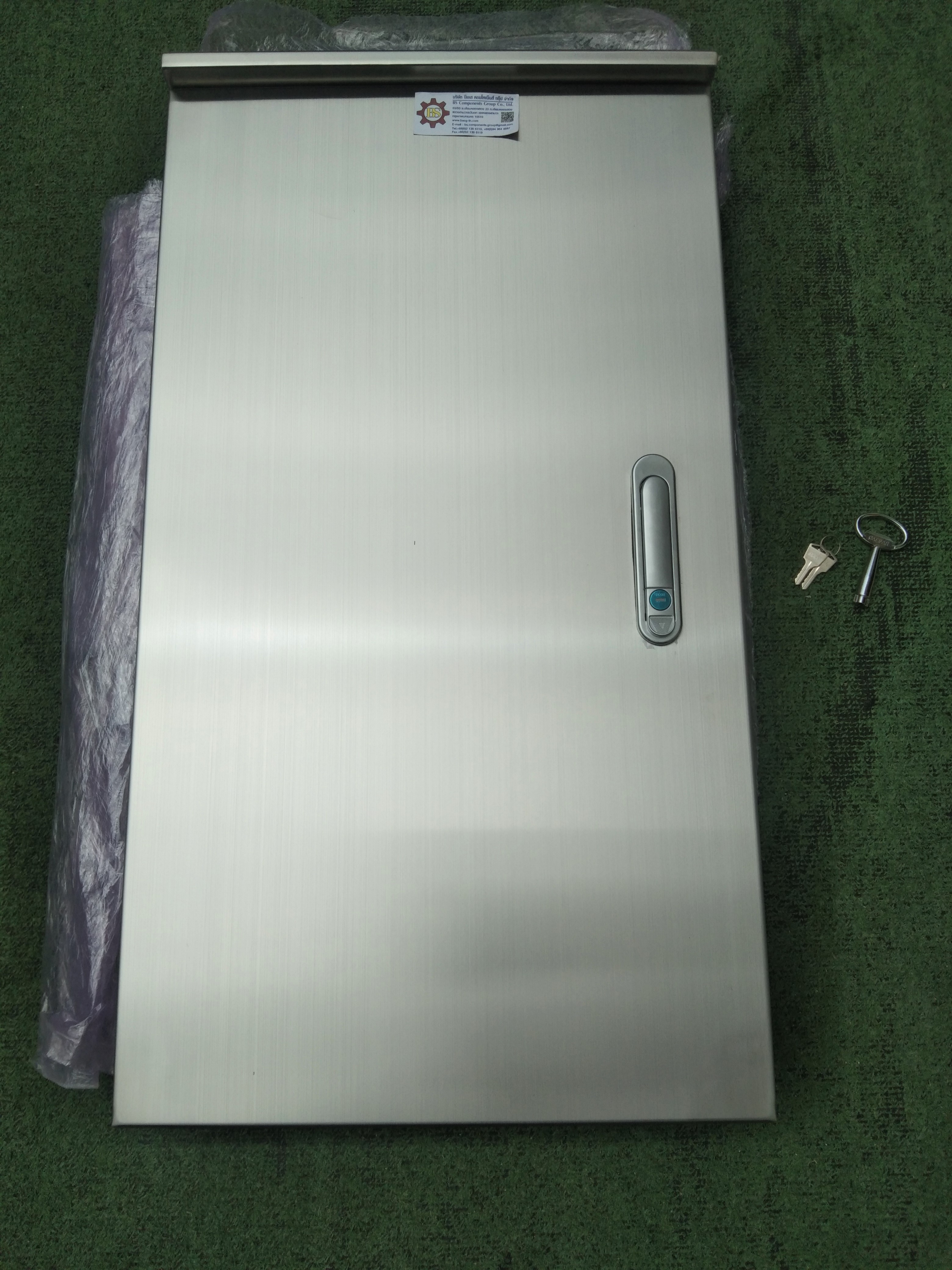 Main LUG 250A ตู้สแตนเลส 304 มีหลังคาสโลป W450xH800xD152mm. (36ช่อง)